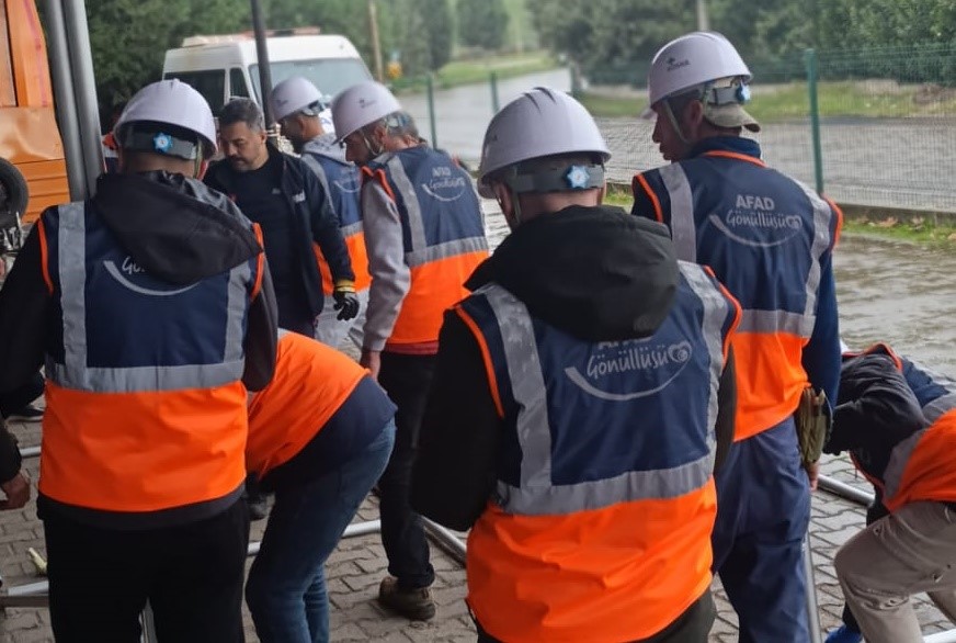 Aydinli Insatcilar Mesleklerini Can Kurtarmaya Adadi A511F24C562A4431D8061038A84Acf6C