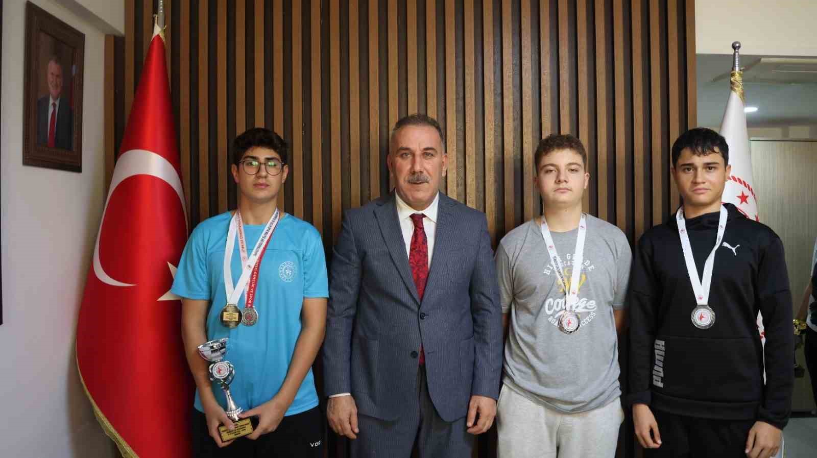 Aydinli Sporcular Sampiyonaya Damga Vurdu 00B15101810Fd7Fb09169F966037Bff3