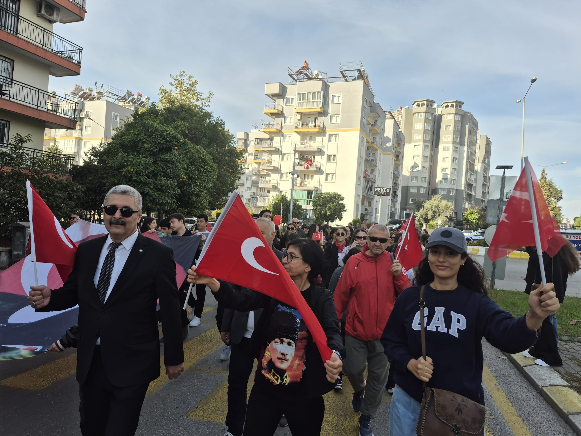 Aydinlilar Ataya Saygi Yuruyusun