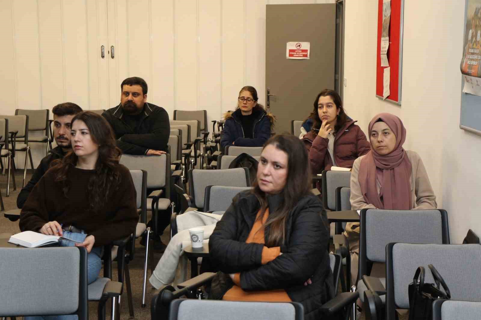 Ayto Uyelerine Temel Ilk Yardim Egitimi 4E85F676218E31Cad900760628217B89