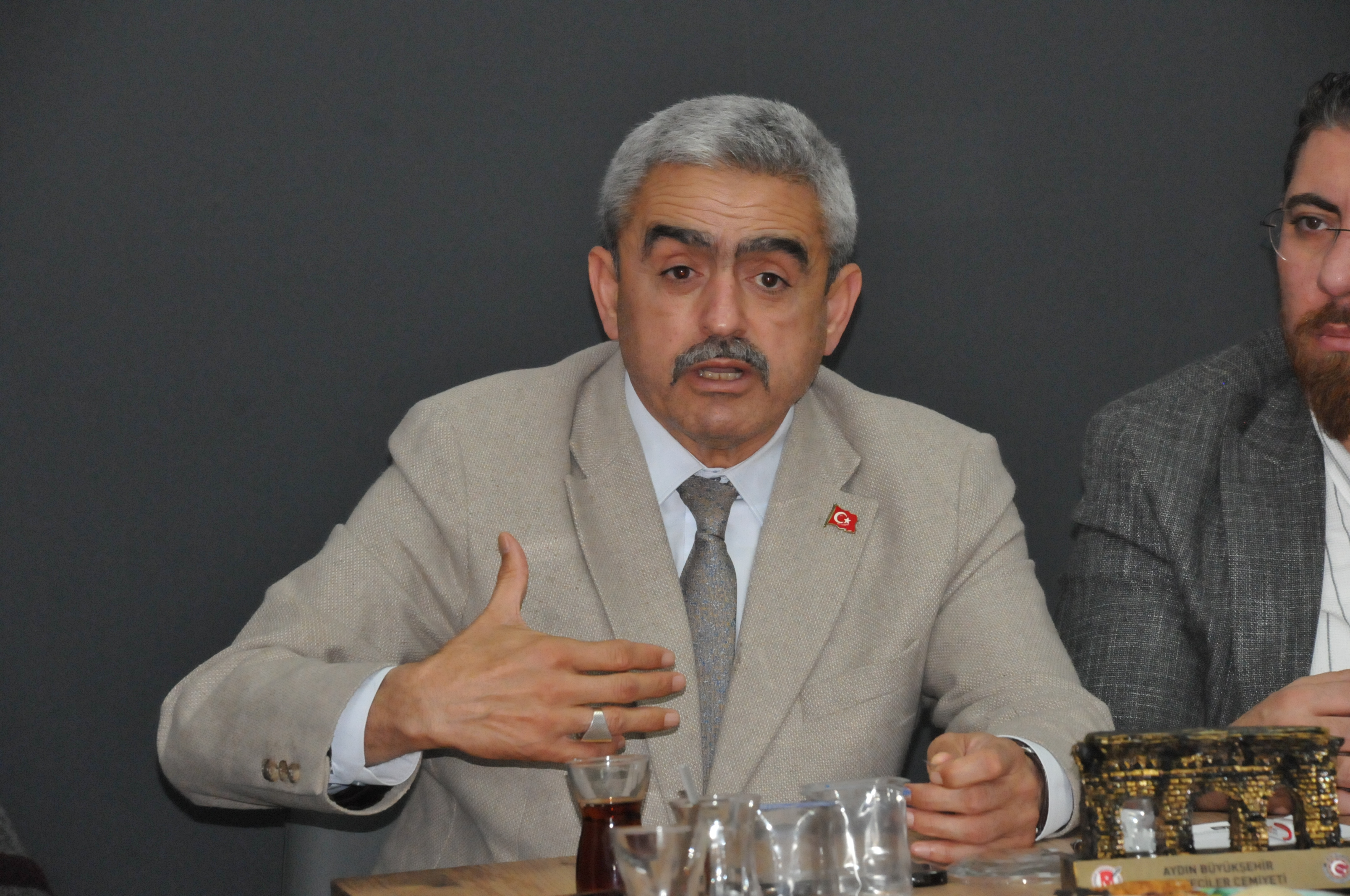 Baskan Alicik Aydin Hizmete Ac Kavgayla Kaybedecek Zaman Yok 616716 132563Fbad8A1C6C7932F6A6Ca4245F3