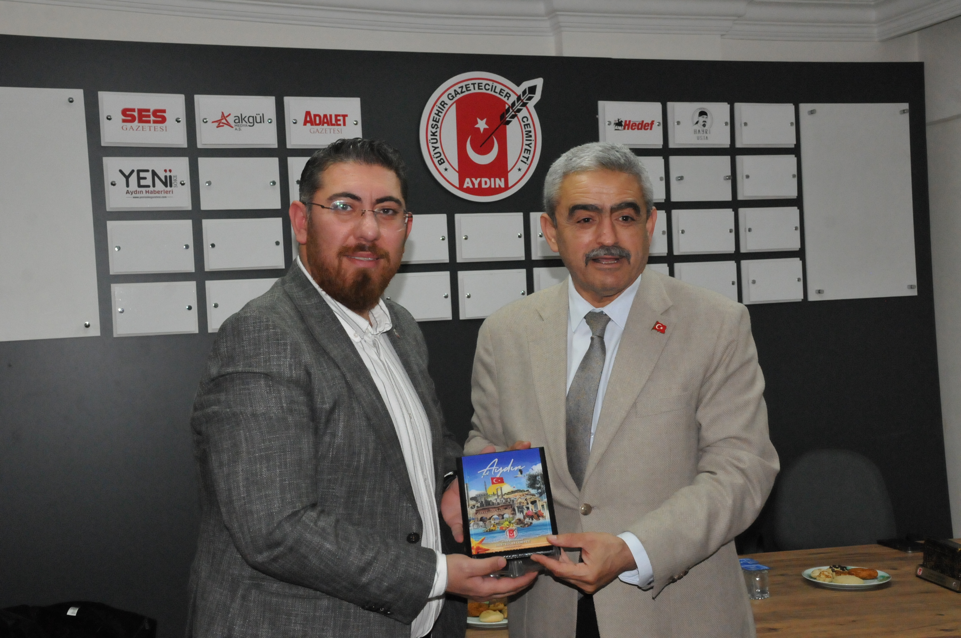 Baskan Alicik Aydin Hizmete Ac Kavgayla Kaybedecek Zaman Yok 616716 Cf157D115F19A804D48Fe7246B52C5Cd