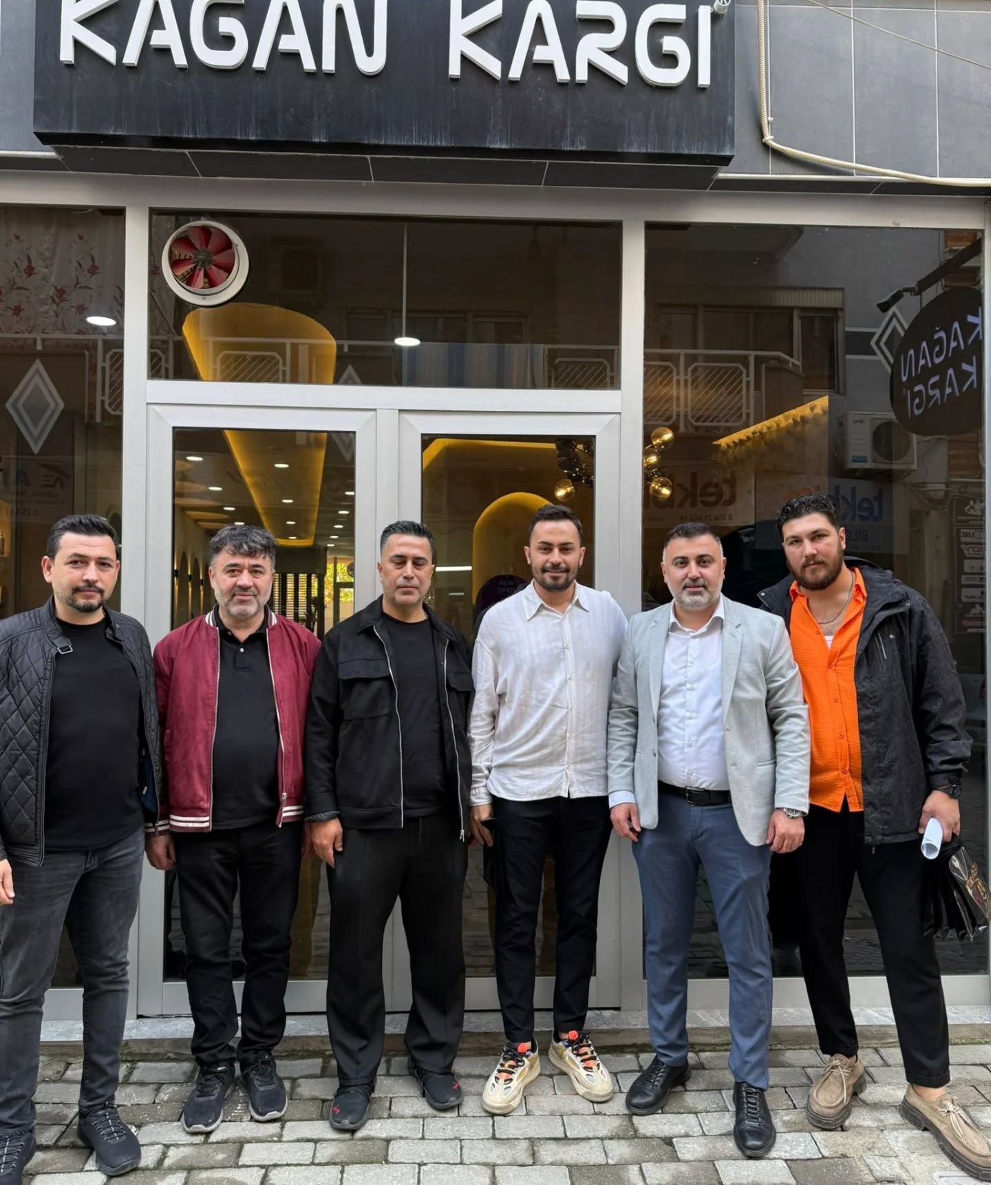 Baskan Avsara Sevgi Seli Uyelerden Tam Destek Reklam Musterisi 612056 B0748B13C54Fc6E0Dc34A39D1E1Ebf74