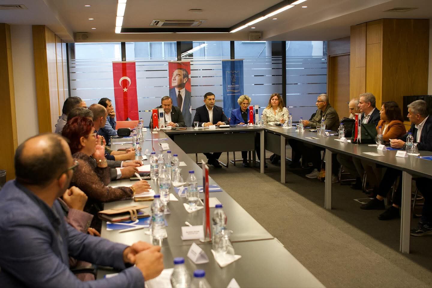 Baskan Gunel Mahalle Muhtarlari Ile Bulustu 613482 6Cfd07B7B6Fbffad4F8Ea95F1E08C997