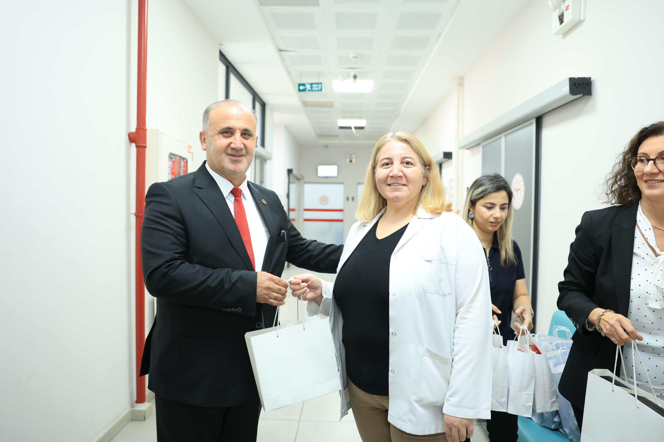 Baskan Kayadan Dis Hekimlerine Anlamli Ziyaret 615796 2Cd0462834E6611A76502Bfee31Bb400