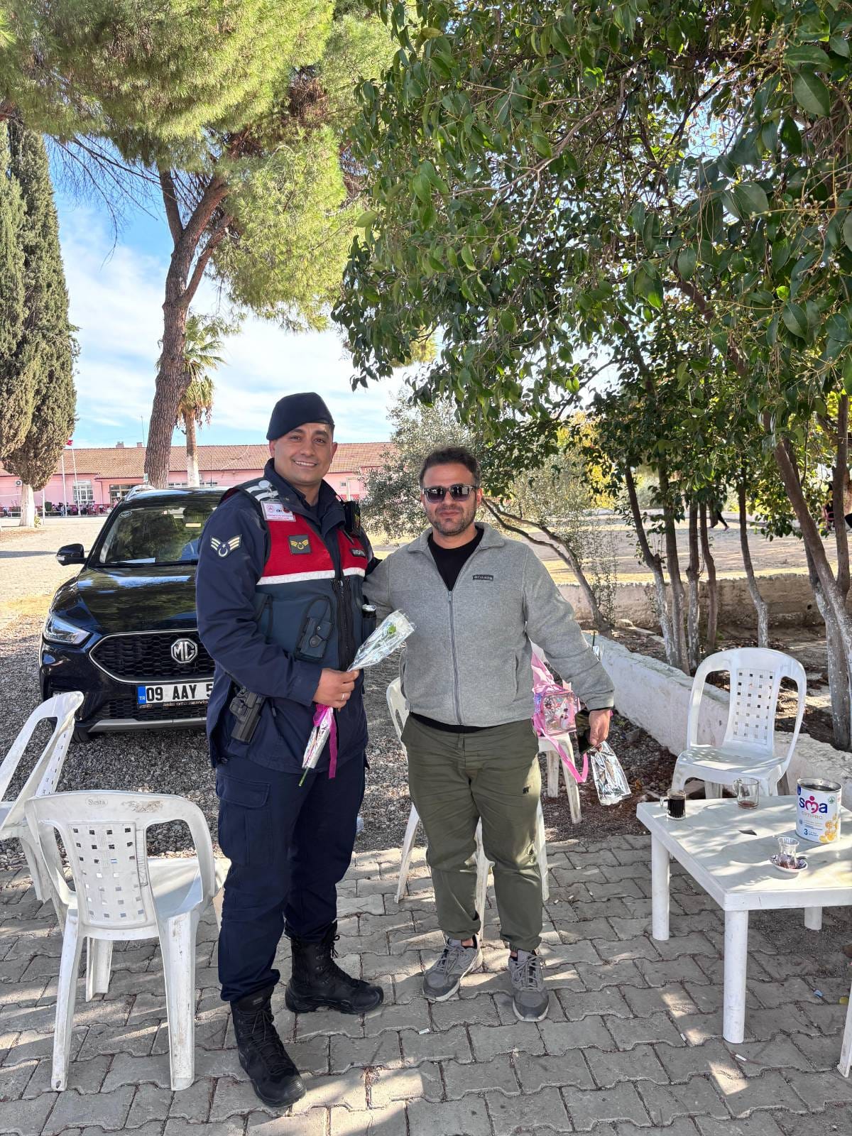 Bozdoganda Anlamli Ziyaret Jandarma Ogretmenler Gununu Unutmadi 616427 5098E27D244Cf16Bdef5E555Dc1415D4