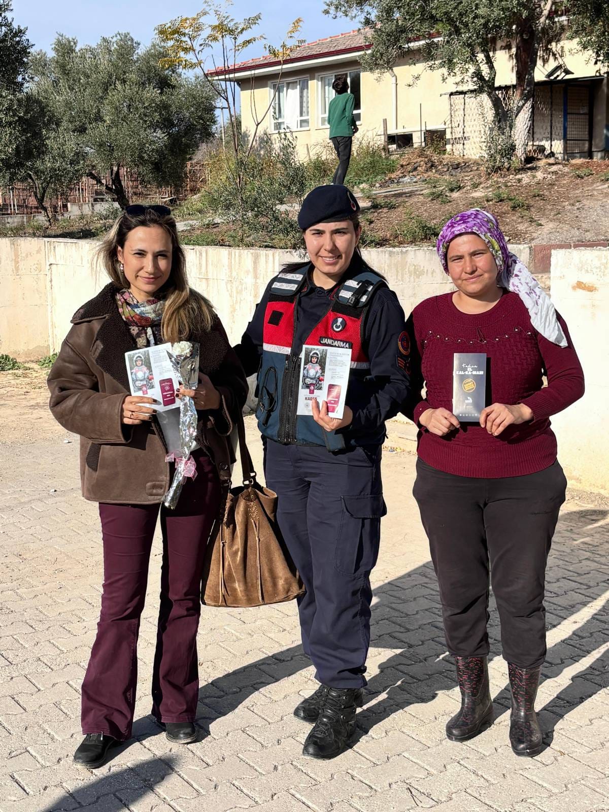 Bozdoganda Anlamli Ziyaret Jandarma Ogretmenler Gununu Unutmadi 616427 71Bca9283A787220D5790E33C5F64Ae1