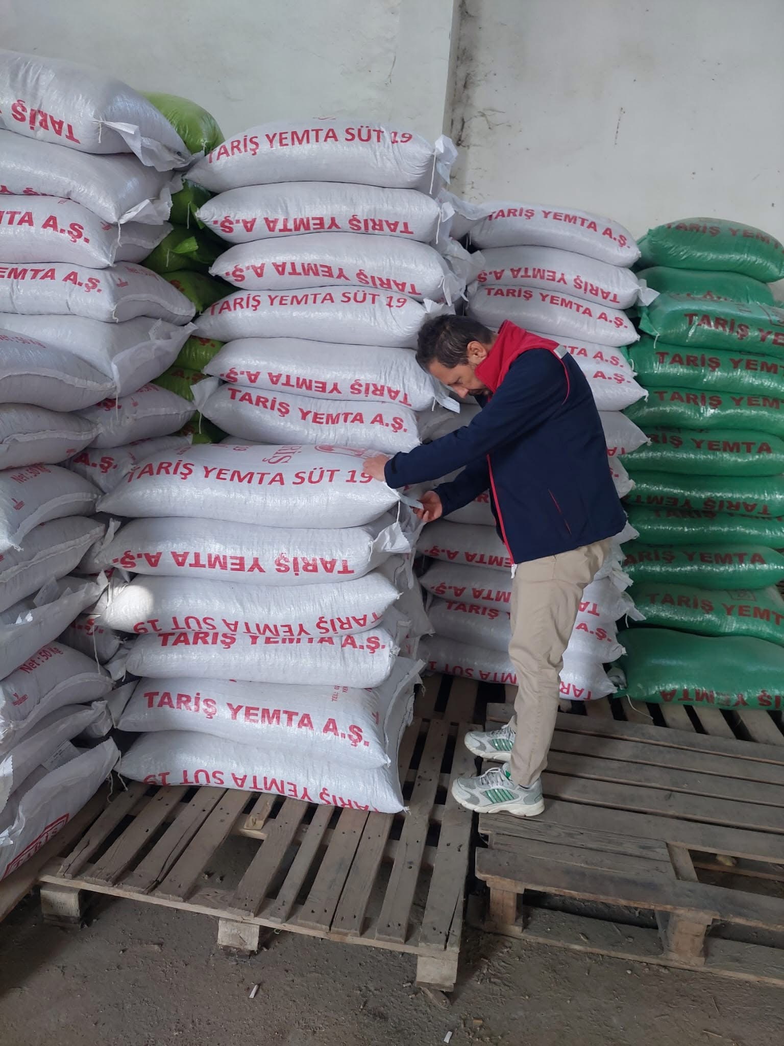 Bozdoganda Denetimler Devam Ediyor Yem Bayileri Tek Tek Incelendi 611879 82208Ed6Cdb02Afd8F75A7D804C9249C