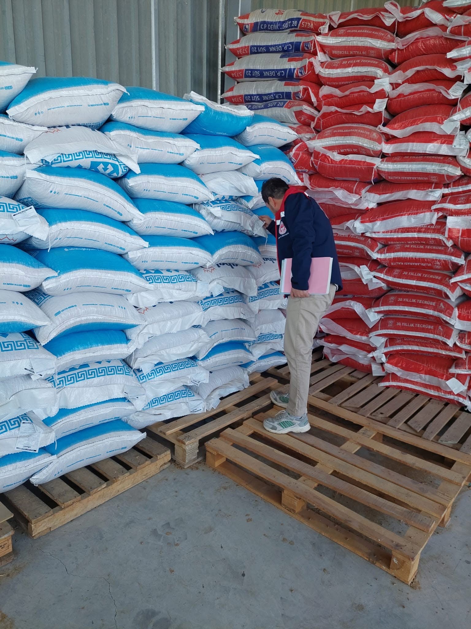 Bozdoganda Denetimler Devam Ediyor Yem Bayileri Tek Tek Incelendi 611879 Ad44C4Dcbe595477C37Adaaad9Cd4789