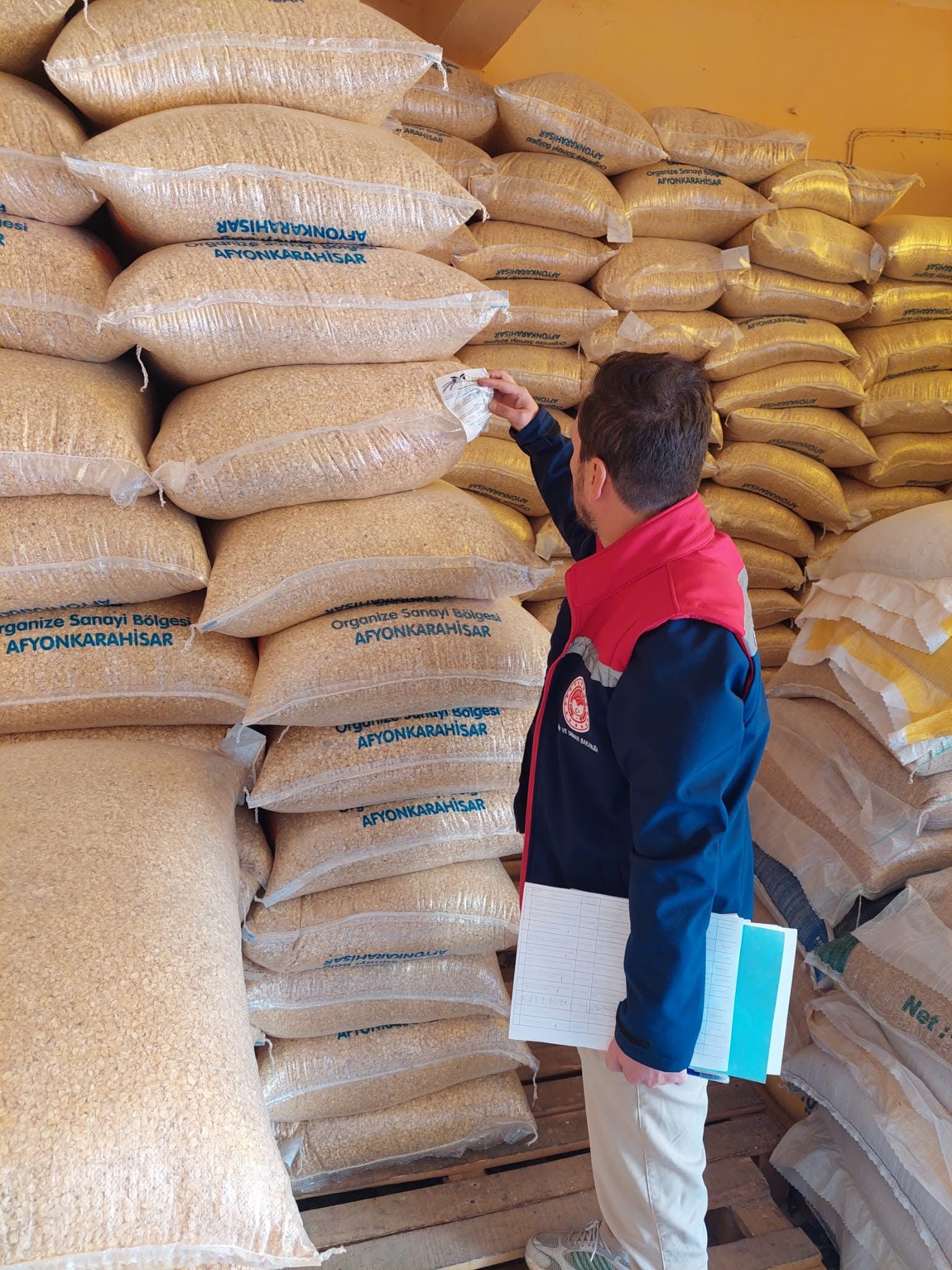 Bozdoganda Denetimler Devam Ediyor Yem Bayileri Tek Tek Incelendi 611879 F6Bdb056D53B23Ab5Ffbb45F86142C22