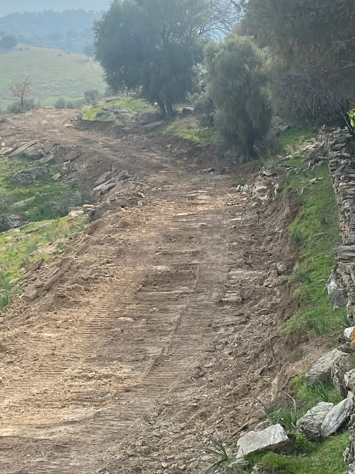 Burunkoyde Yangin Yollari Aciliyor 0Ede3205E380921E0F78Ba85E2F62D25