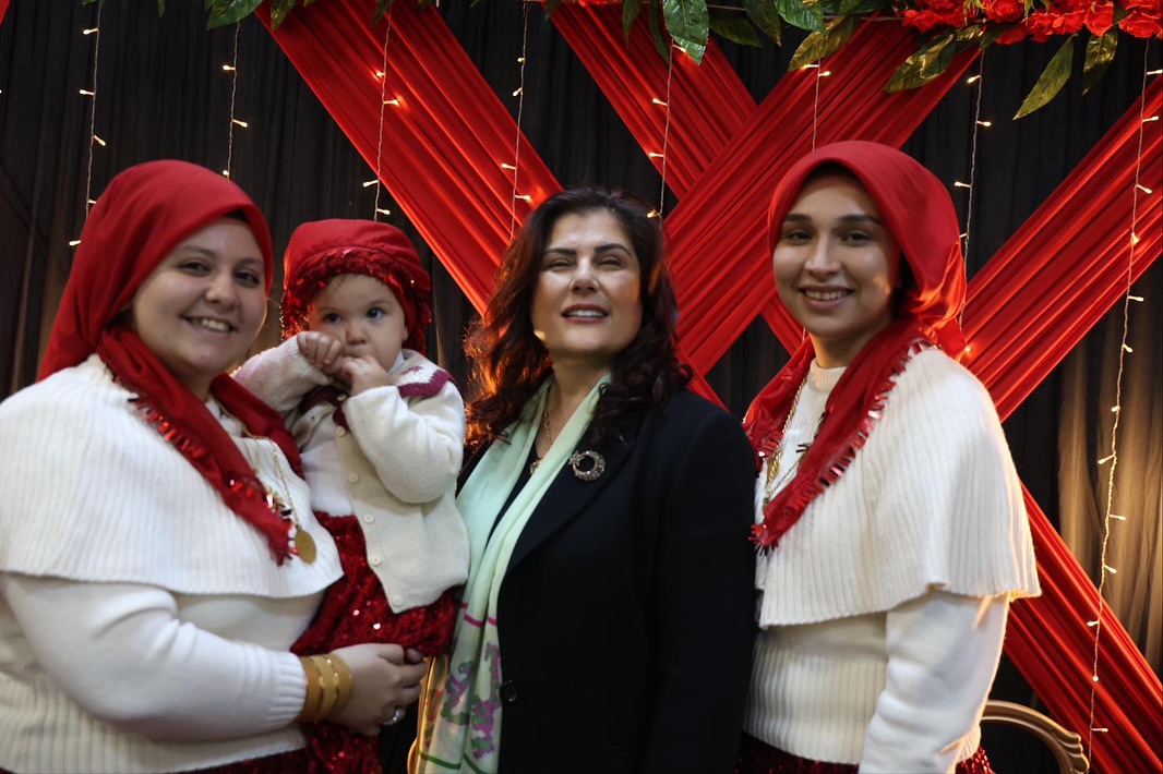 Cercioglu Genc Ciftin Mutluluguna Ortak Oldu 614180 60799E198E0F8C3F554Ffd71B3E9A7C8