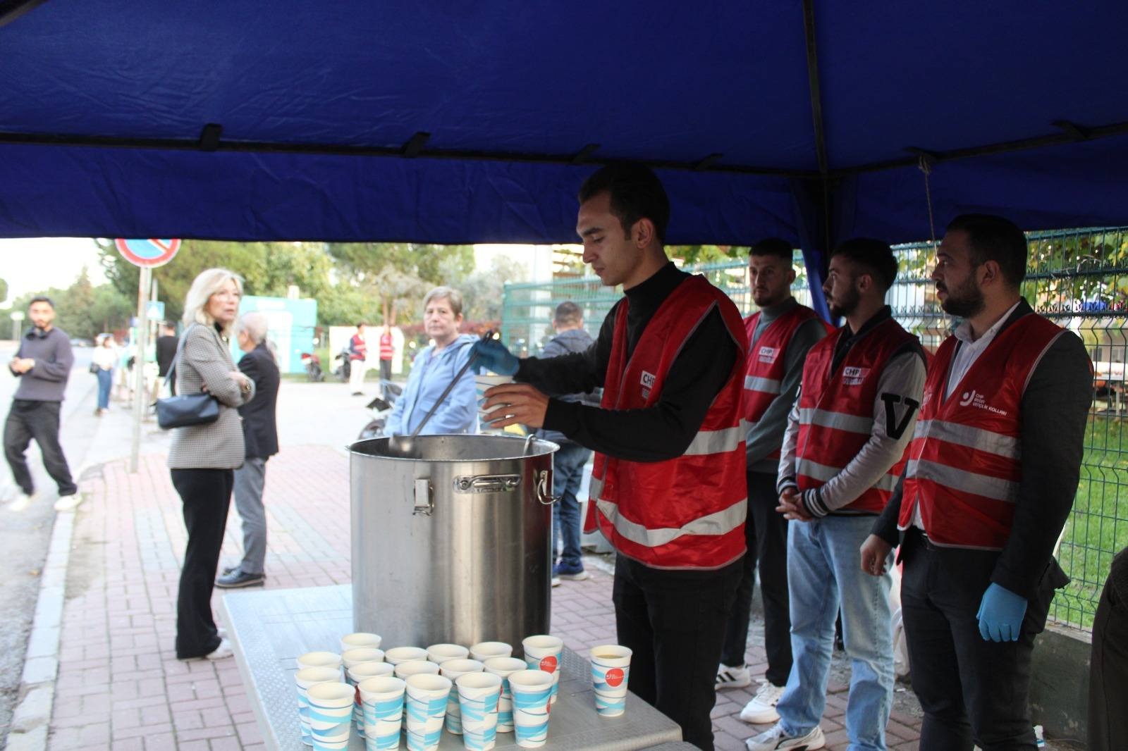 Chpli Genclerden Ornek Dayanisma 3 Bin Vize Ogrencisi Ile Bulustular 616715 064295Ca8050684F8D295864C734C7C9