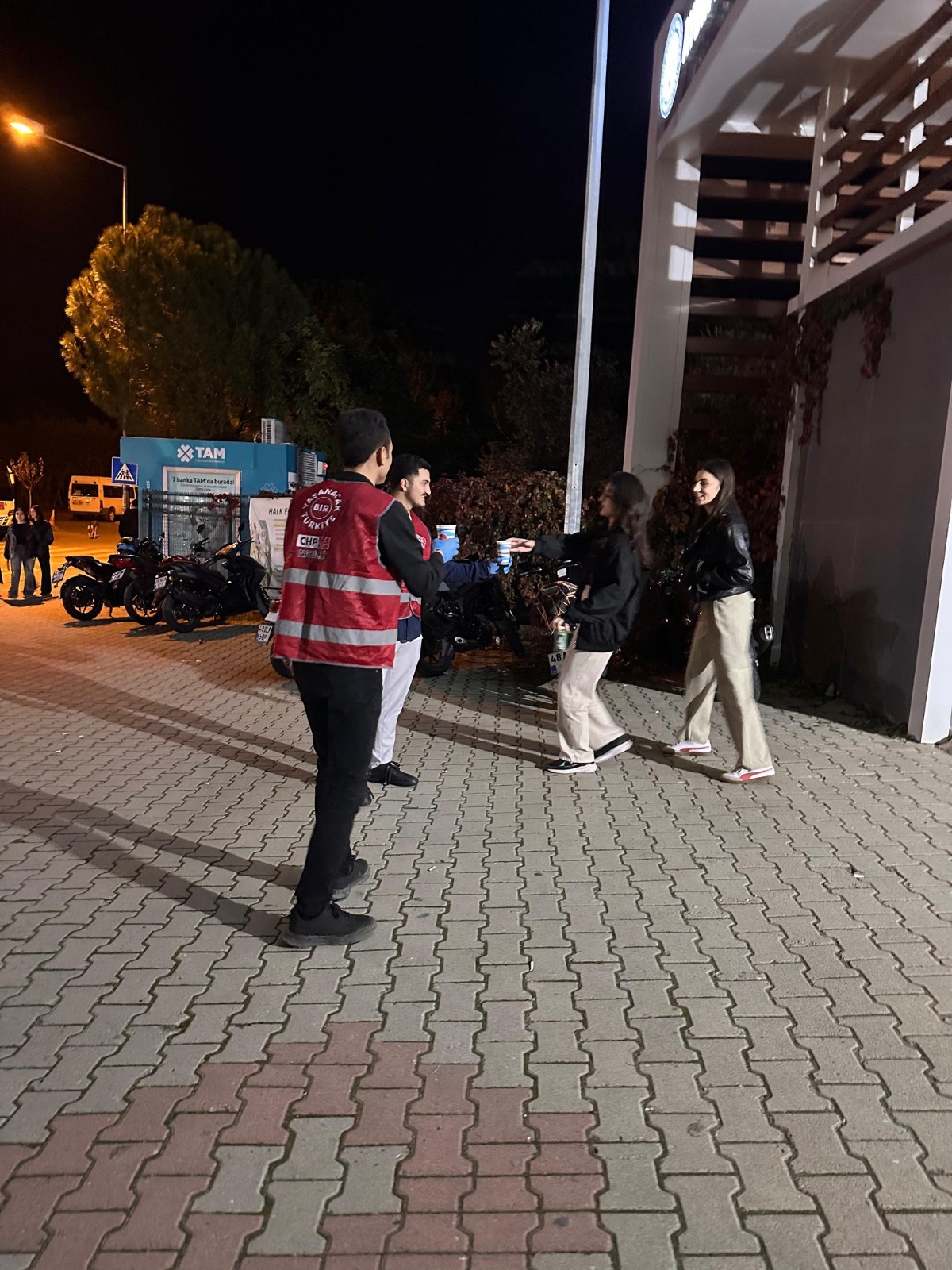 Chpli Genclerden Ornek Dayanisma 3 Bin Vize Ogrencisi Ile Bulustular 616715 63B25Fce6B8584E1E5Ce1A4E08F33D18