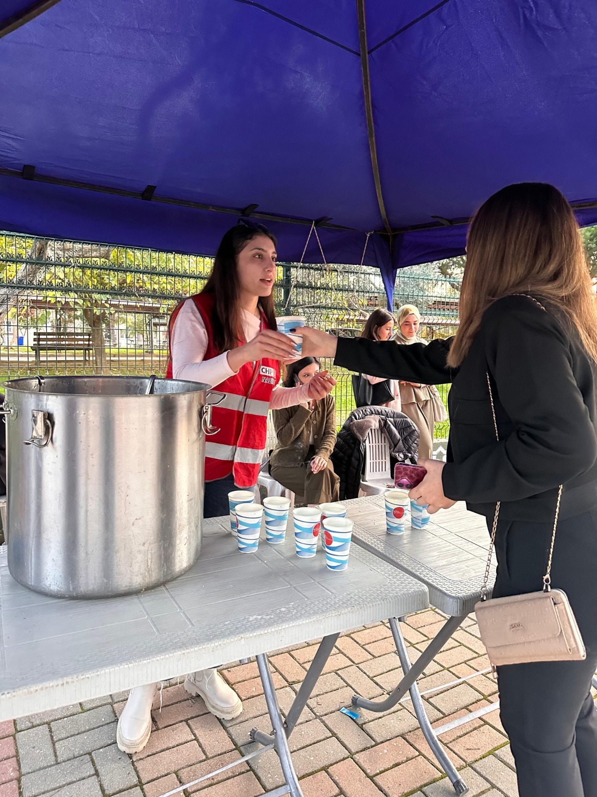 Chpli Genclerden Ornek Dayanisma 3 Bin Vize Ogrencisi Ile Bulustular 616715 E9682D93Ad79C56C2438739Ae2C8A888