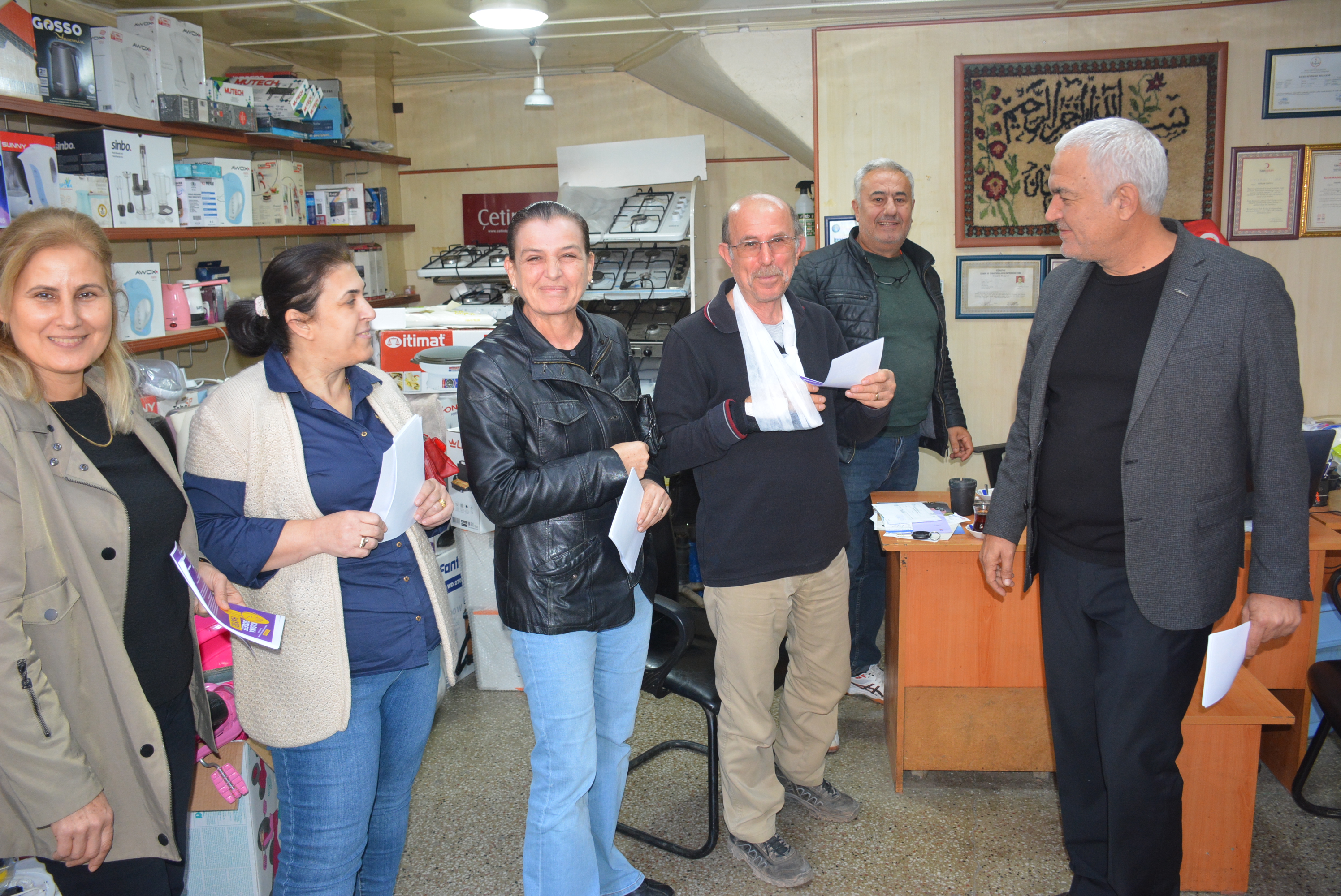 Chpli Kadinlardan Kocarlida Anlamli Etkinlik Kadina Siddete Hayir Afisleri Dagitildi 616363 Bb9C35886567E055713Fb55D0028D800