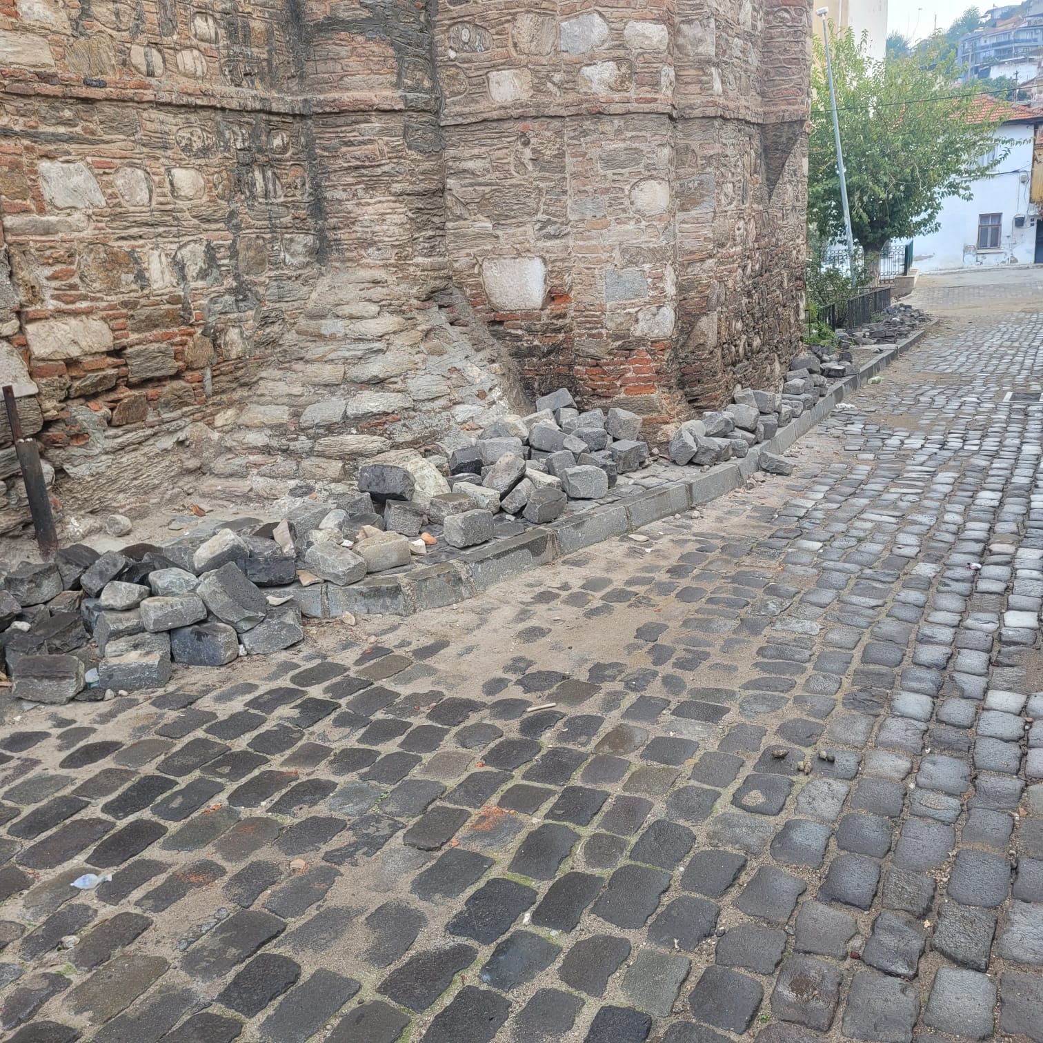 Cihanoglu Kulesinin Cevresi Tepki Cekiyor Kocarlinin Imaji Zedeleniyor 612670 3F76A6D414Bf74C0B86B48C3Fdc2593A