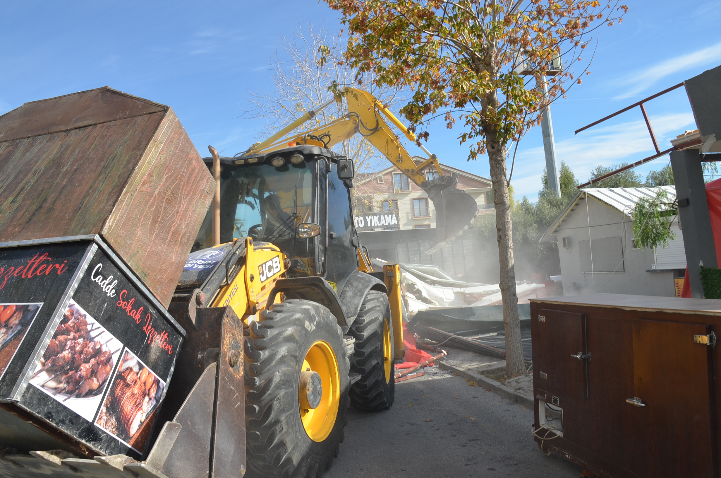 Didim Belediyesi Chpli Eski Baskanin Isletmesini Kacak Imalatlarini Yikti 616930 C12Ab992B00Ee9287F0011E6D84442A0