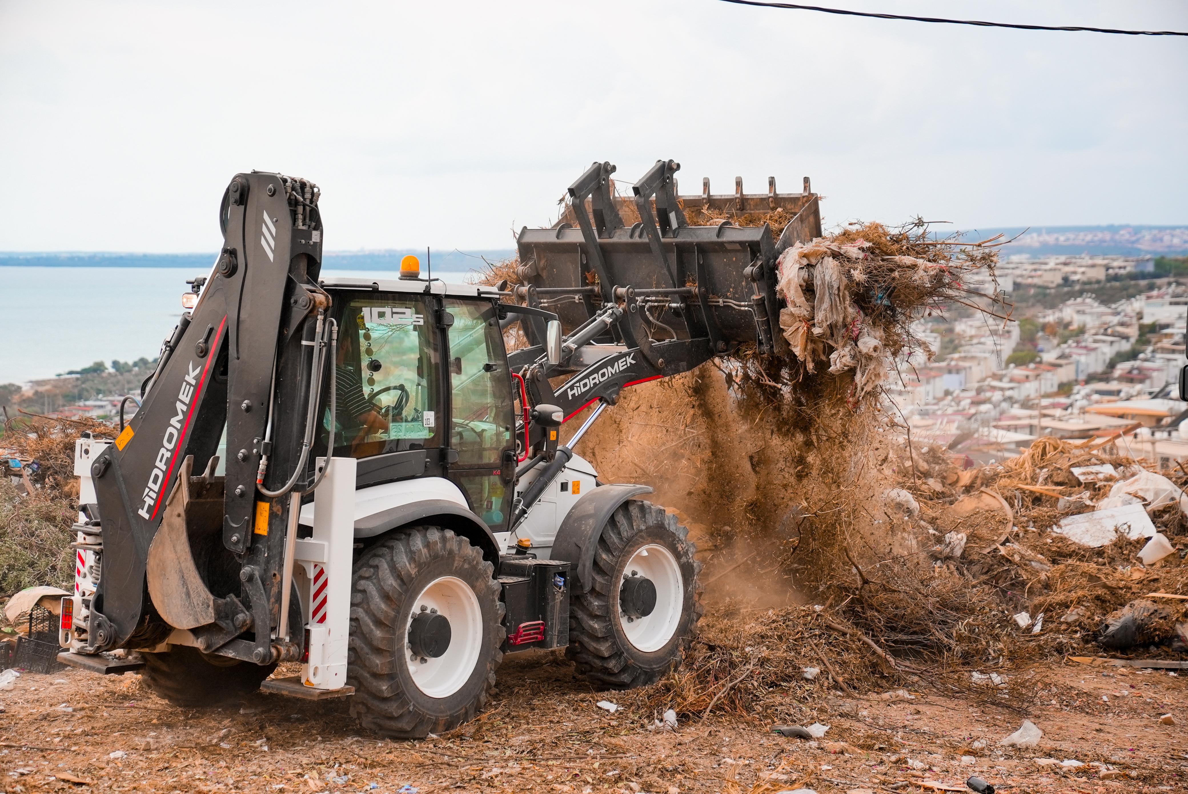 Didim Belediyesinden Akbukte Temizlik Calismasi 617660 Ff0C082A18711550E29391Db2A8Eb66E