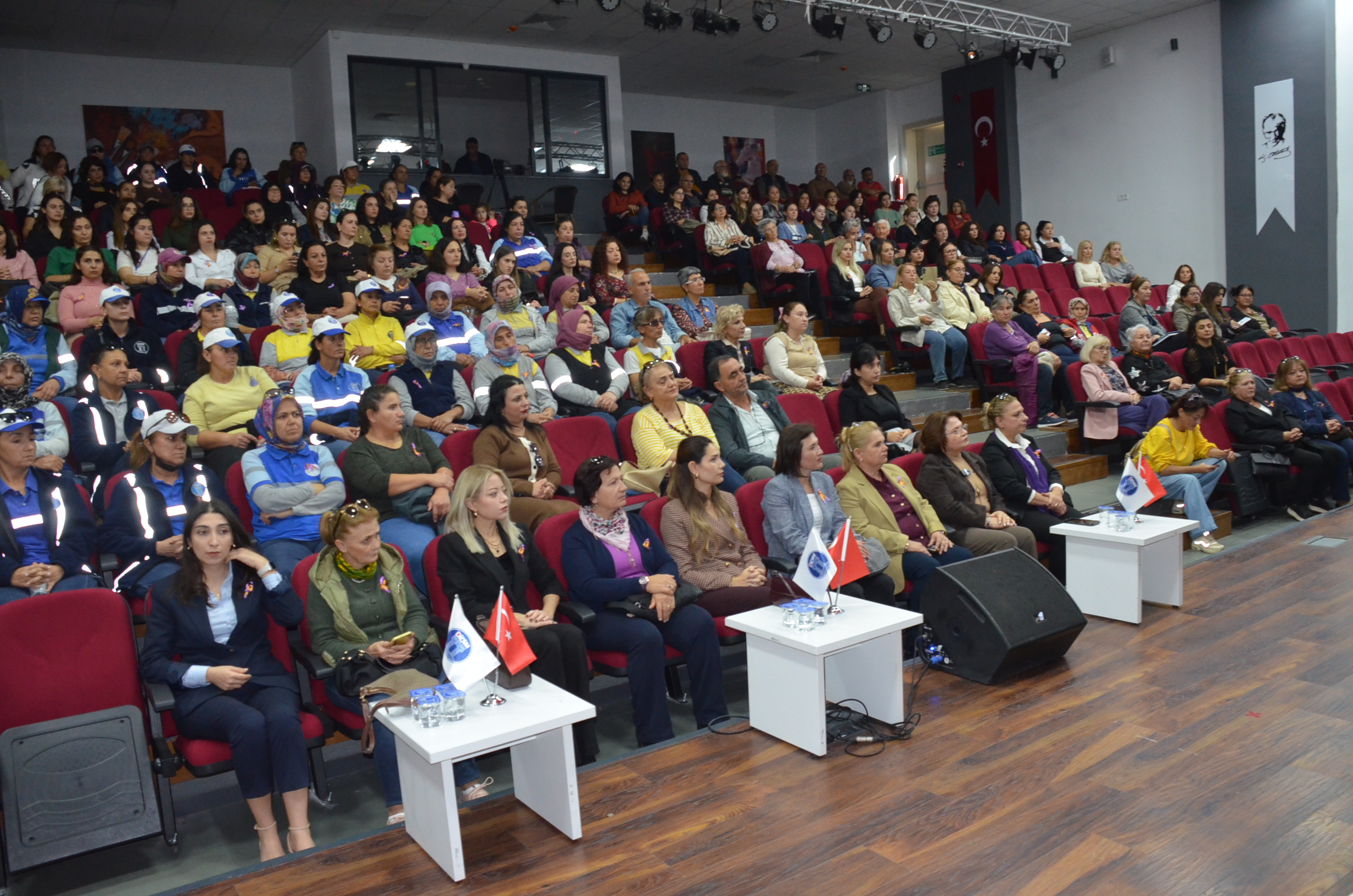 Didim Belediyesinden Esitlik Adalet Ve Kadinlar Icin Konulu Panel 616293 8B1125A4169Deea982E922Ee9Bd0D05D