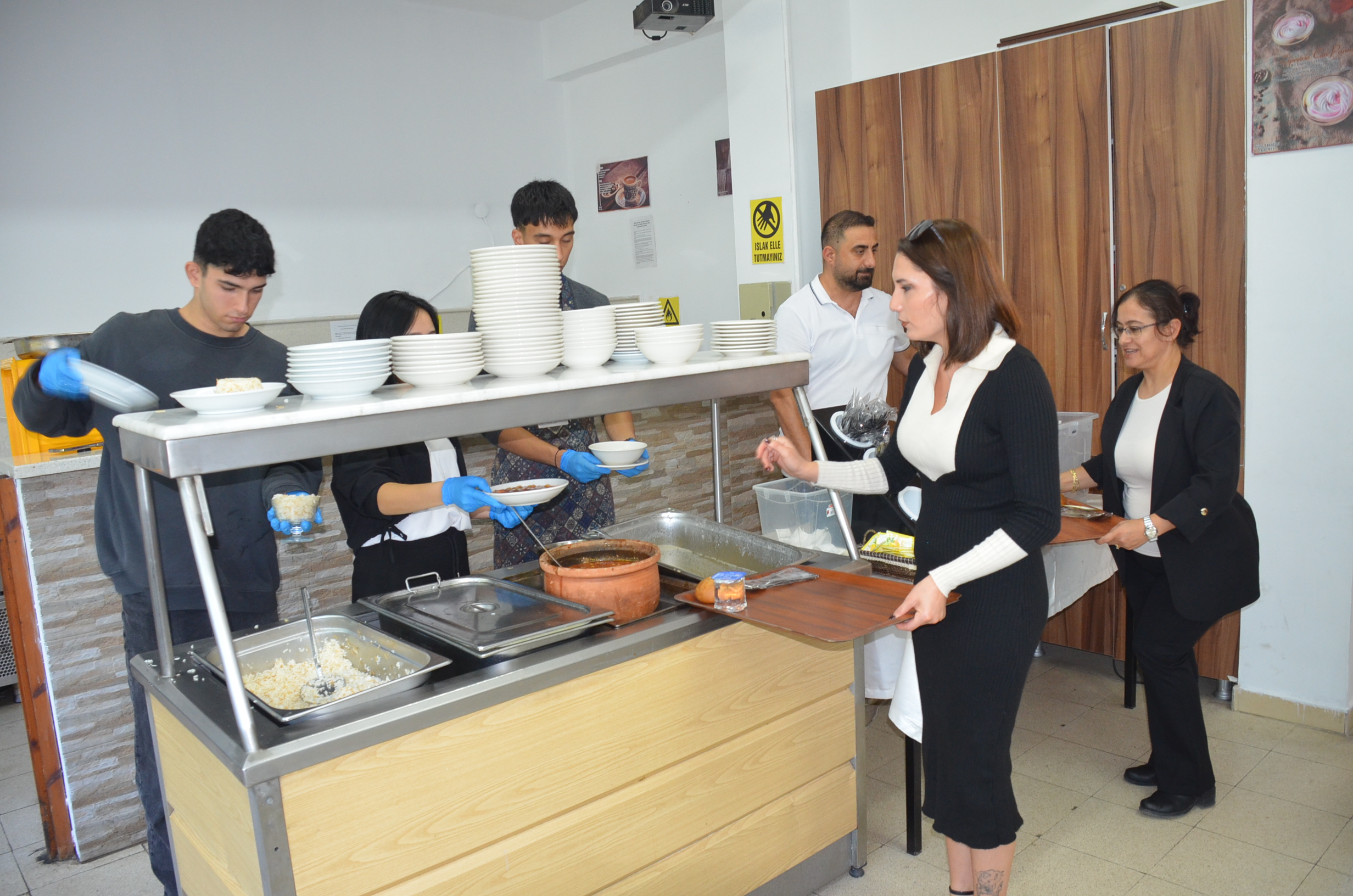 Didimde Bir Ilk Hem Hamur Isi Hem De Sulu Yemek Cikartan Okul Ozel 611575 Da53A6011Ead9A8C84B0C3E6D74Ecc42