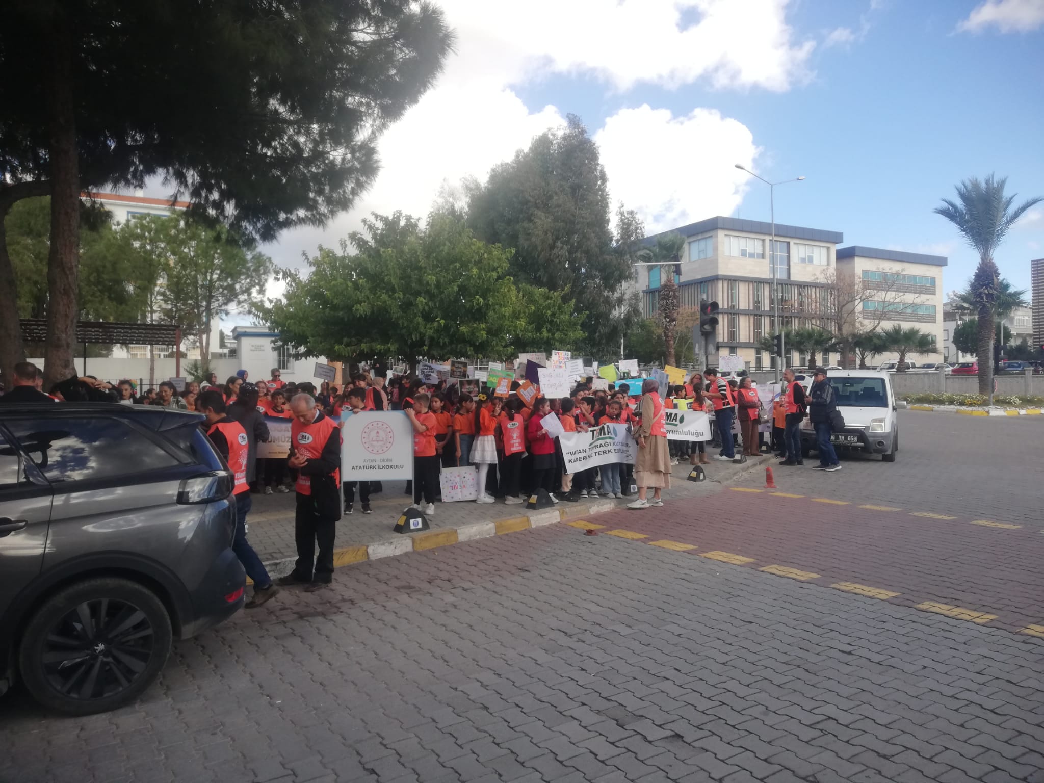 Didimli Ogrencilerden Anlamli Yuruyus 617239 E9158F6E2Bcf88Be8B678807Bbc5C317