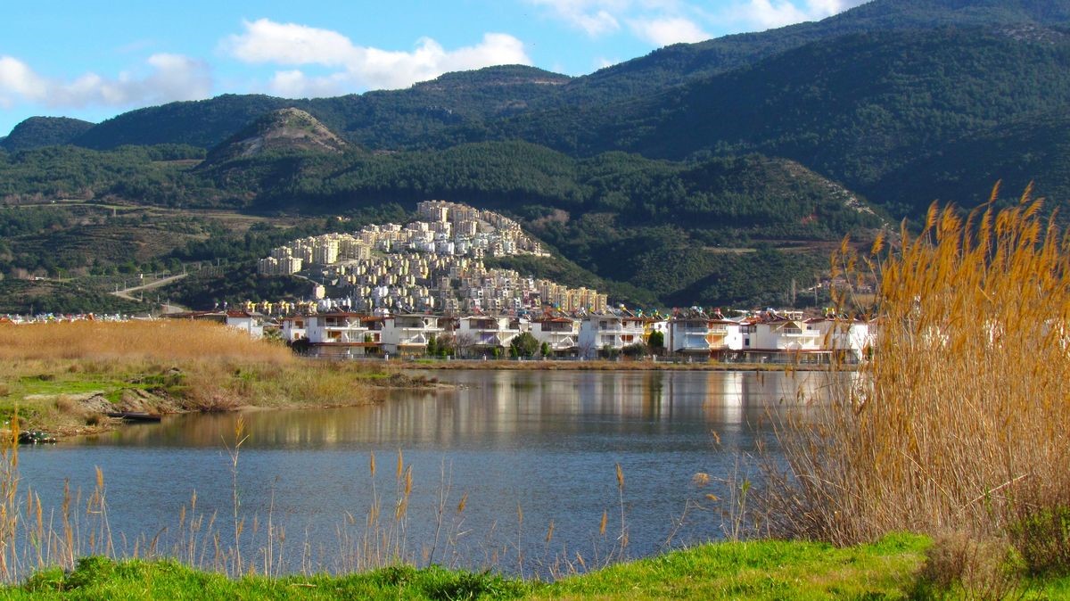 Dogaseverler Kusadasi Kocagole Dikkat Cekti 91511F3D333D9D018Dac10730F9Aaf23