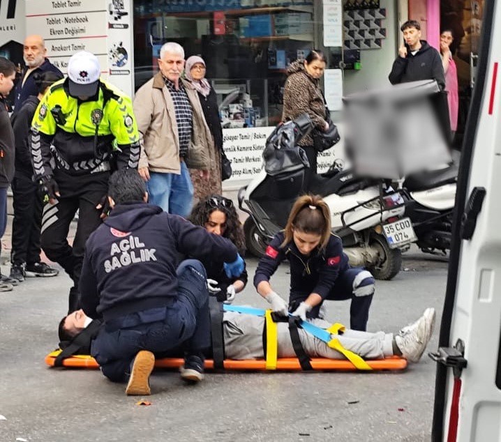 Efelerde Trafik Kazasi 1 Yarali Ca43F6C0Ca893D1Cfb3532540Afdc2B9