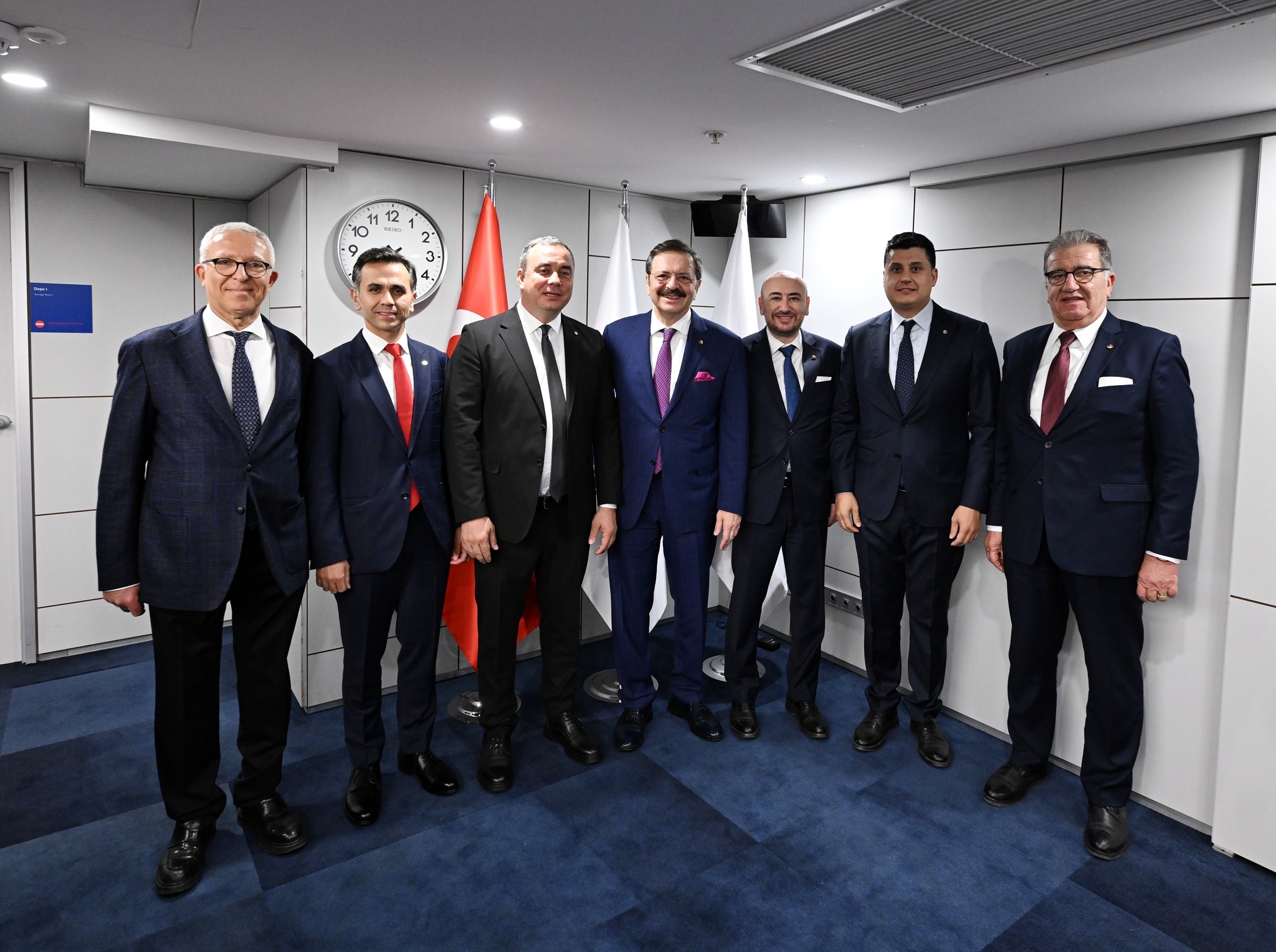 Ege Is Dunyasi Izmirde Bulustu 613615 D3C5F6F0D2B9F99204037173Bece42F8