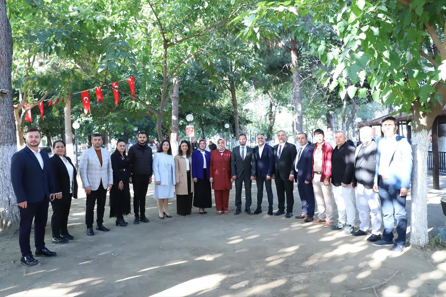 Egeli Ak Kadinlar Incirliovada Bulustu 610975 F4652Be65094B75Cc587154E469A5730