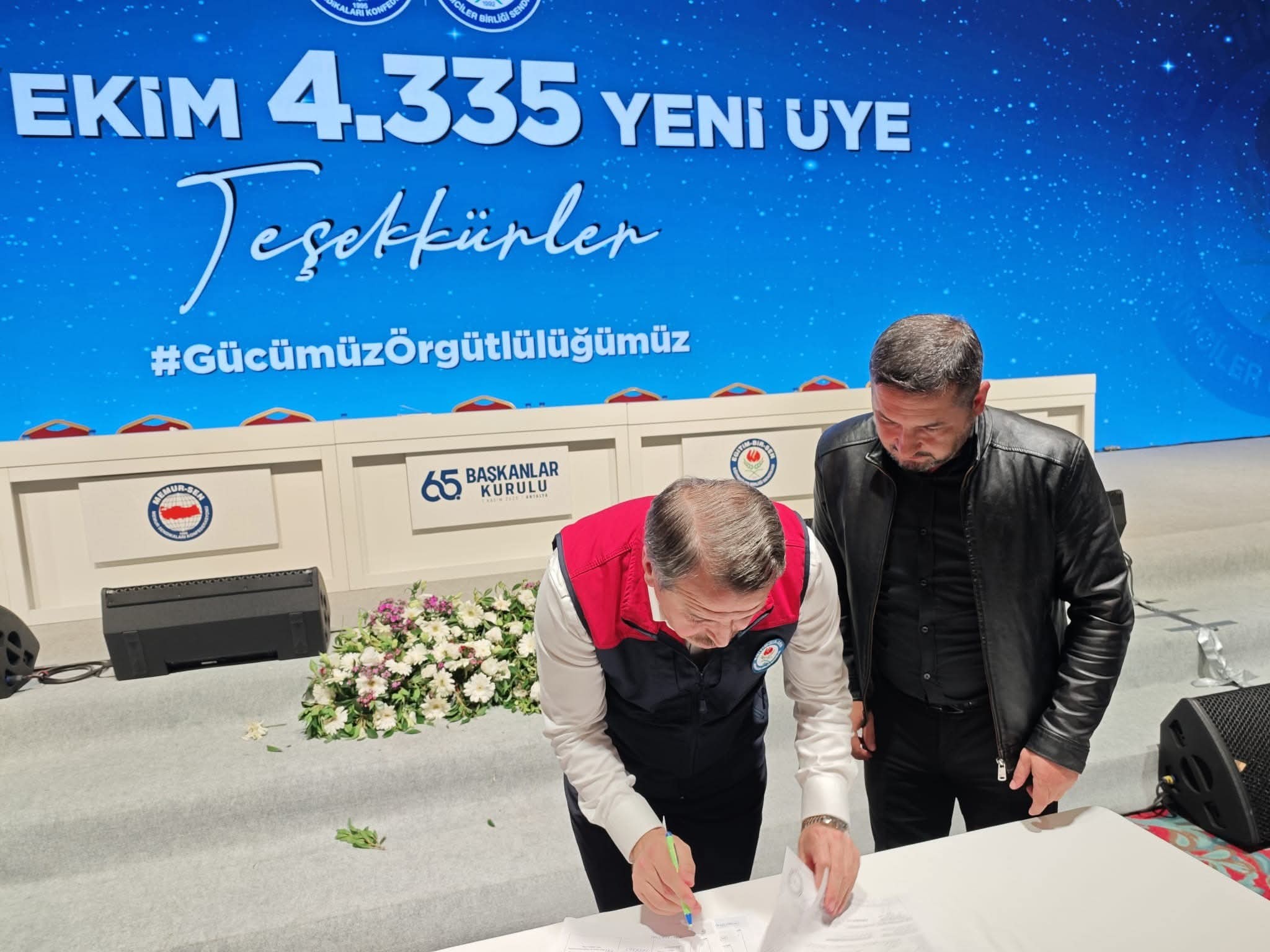 Egitim Bir Sen Aydin Subesinden Buyuk Basari Genel Baskan Yalcindan Tesekkur Plaketi 611090 Ce9Af6E2B9Edd2E600D807C0Db820E19