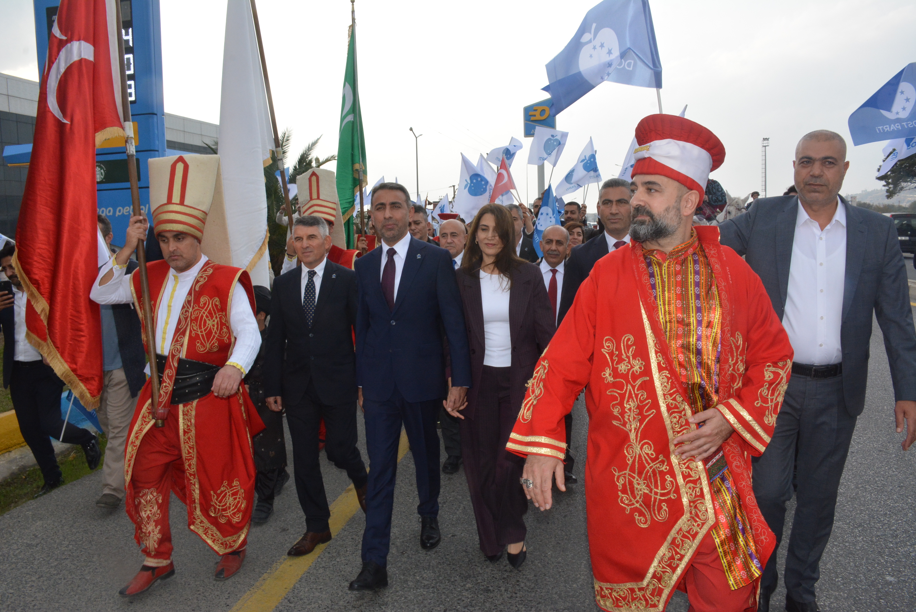 Esine Aydinda Coskulu Karsilama 616148 87D315D70027Eee0Ec08038D6Be6A8F1