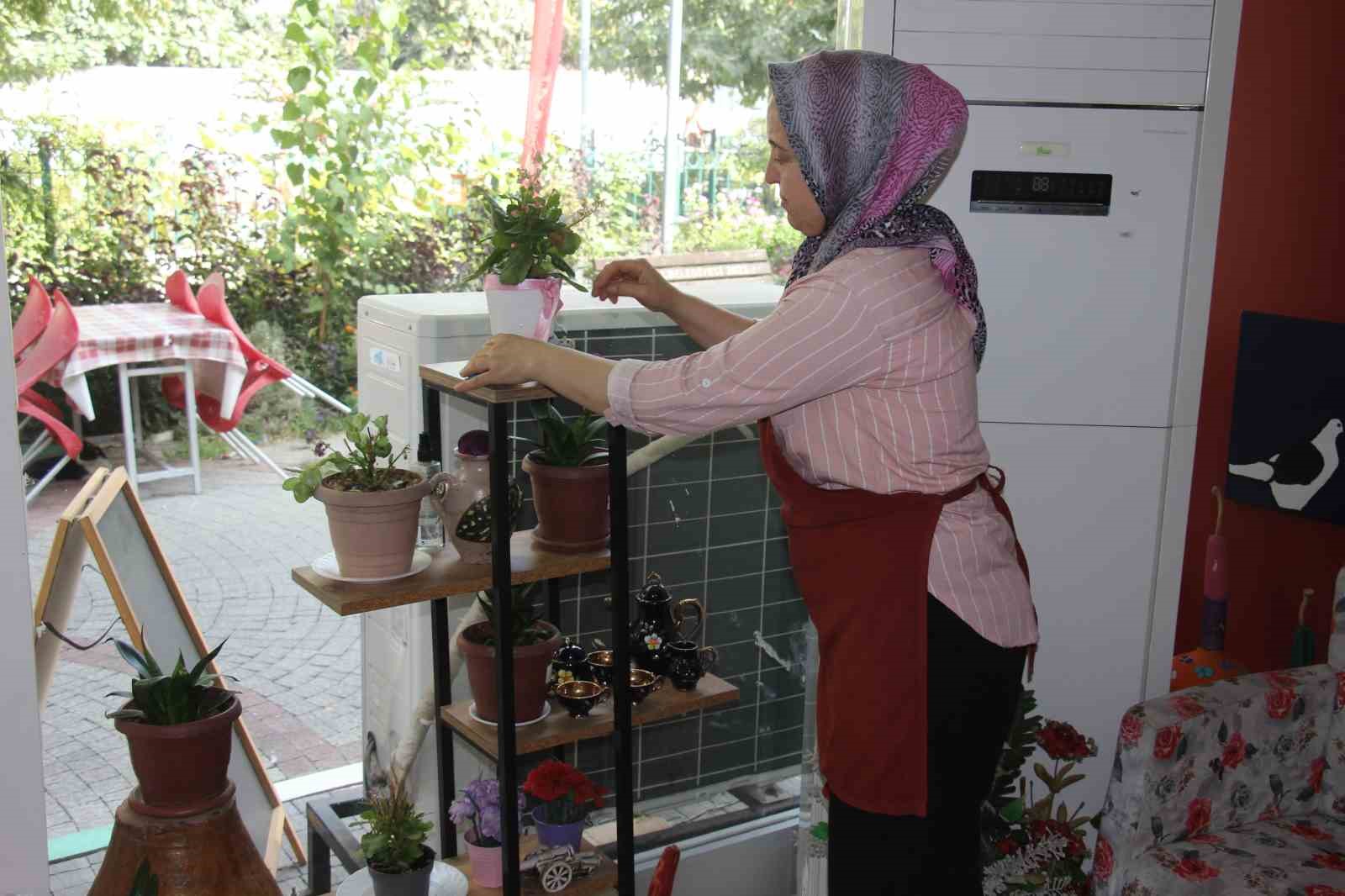 Gecmisin Izlerini Lokantasinda Yasatiyor 6Bb9Adb3446208E81E9B6B2F03A4D77A