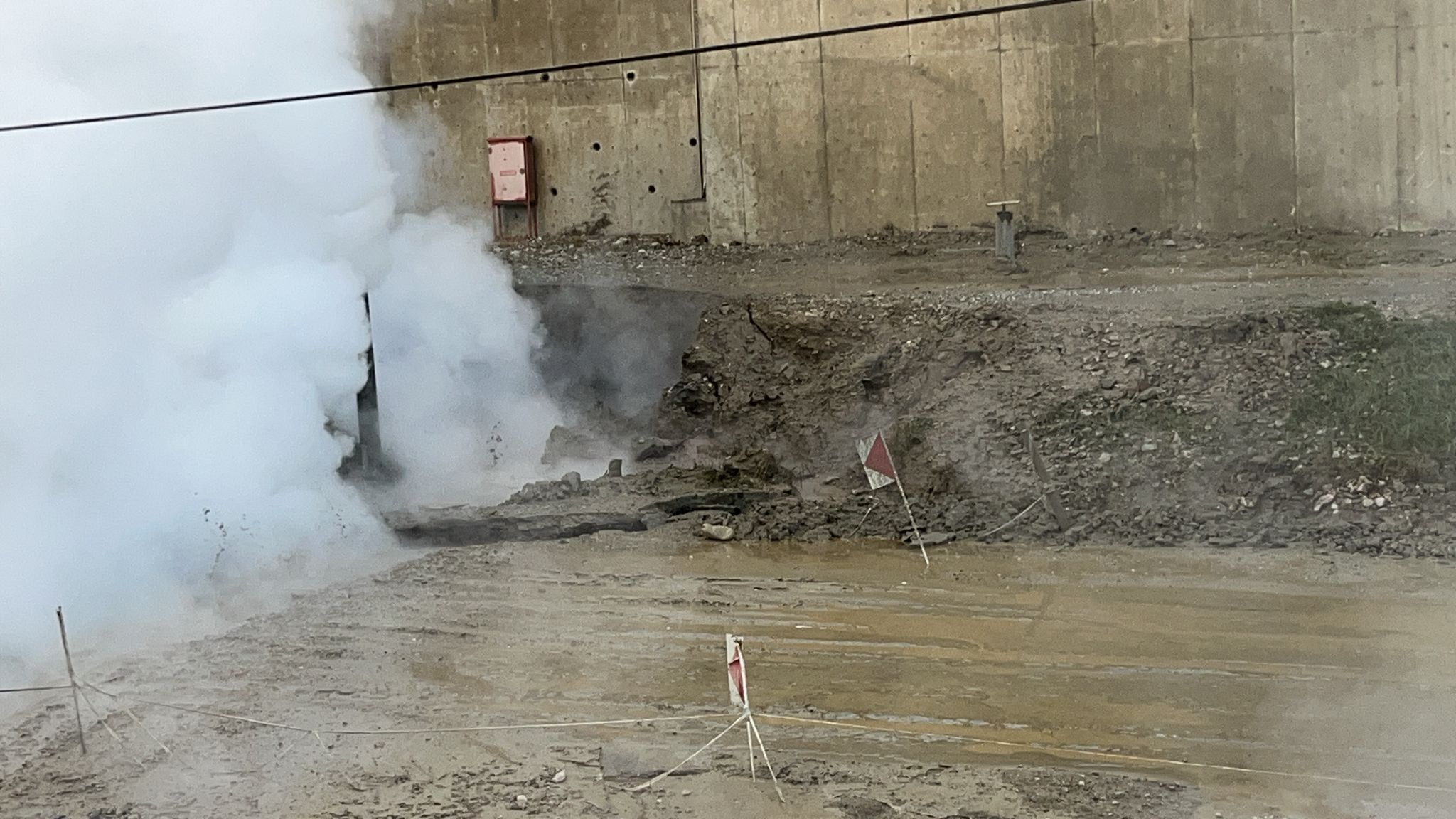 Germencikte Jes Borusu Patladi Yol Ulasima Kapatildi 616498 Fbf82C9C0Ba495744952533B0Ac394B8