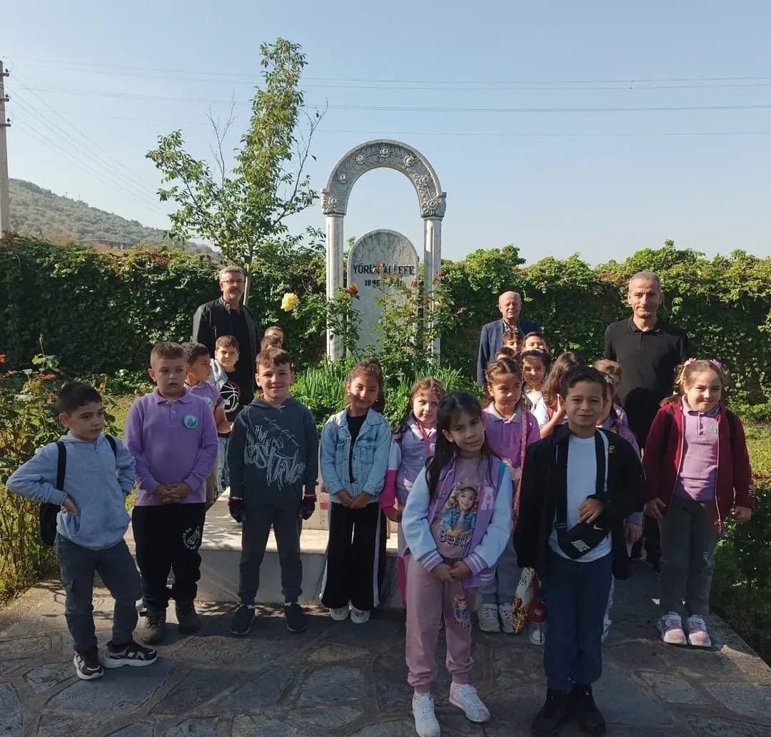 Ilkokul Ogrencileri Yoruk Ali Efeyi Unutmadi 5E5Ba90Da5435807D19045767234F167