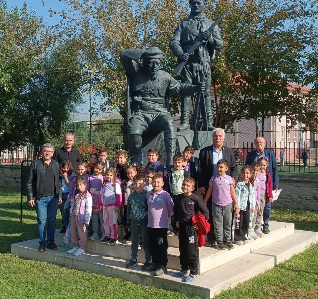 Ilkokul Ogrencileri Yoruk Ali Efeyi Unutmadi Eccb27F097813223C9E2Cd0600D912E6