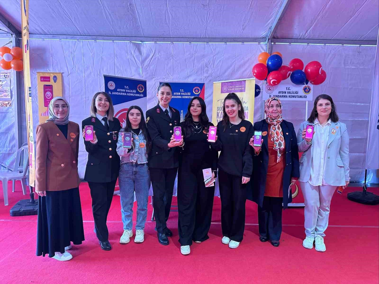 Jandarma Ataturk Kent Meydanindan Vatandaslari Bilgilendirdi 4Fbda2F6815D9Ca631Bd1E954F74Fa3D