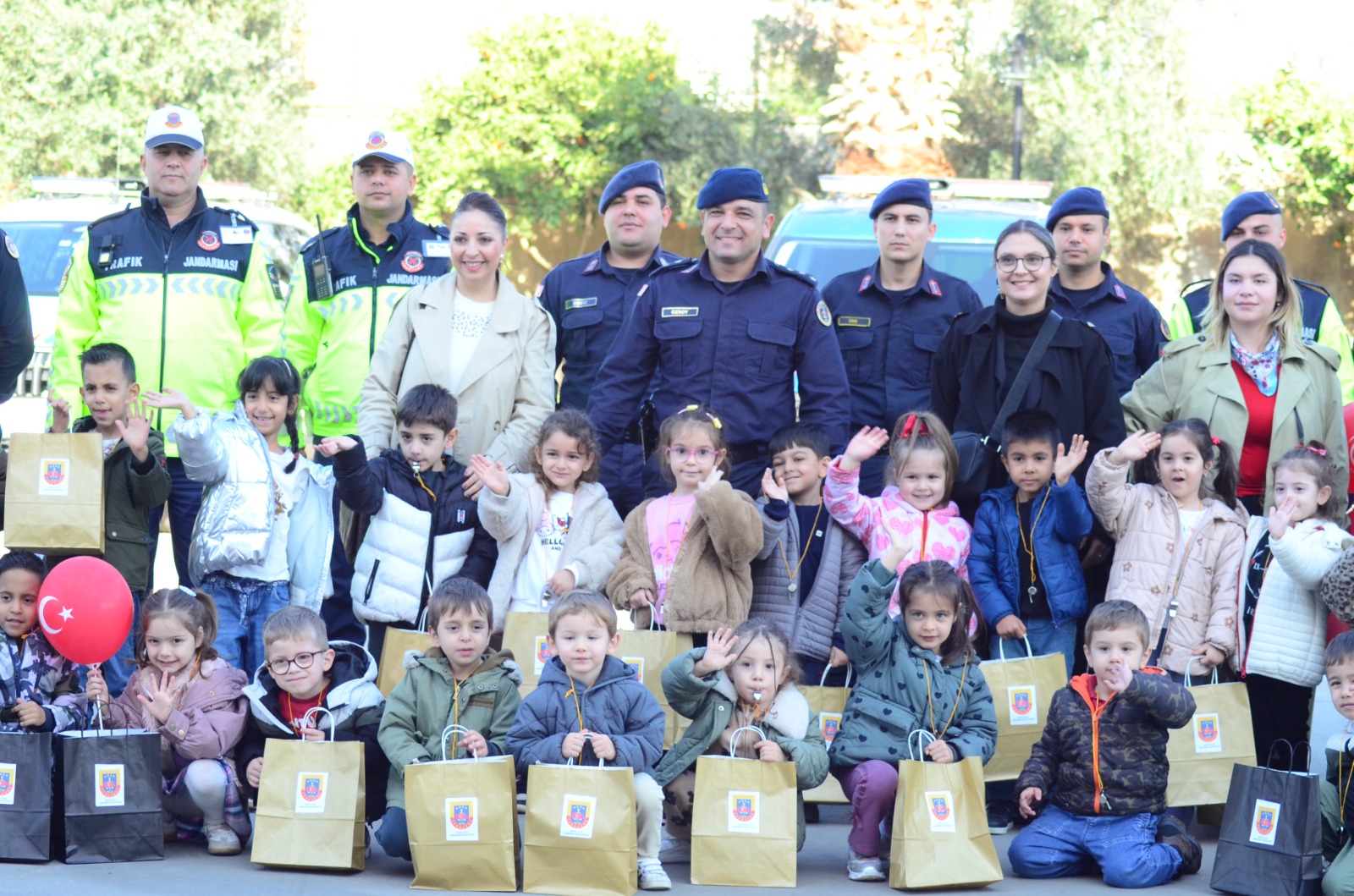 Jandarma Kapilarini Miniklere Acti Nazillide Unutulmaz Gun 616957 C3D0278Fd8Fe3Df9165D686305670Beb