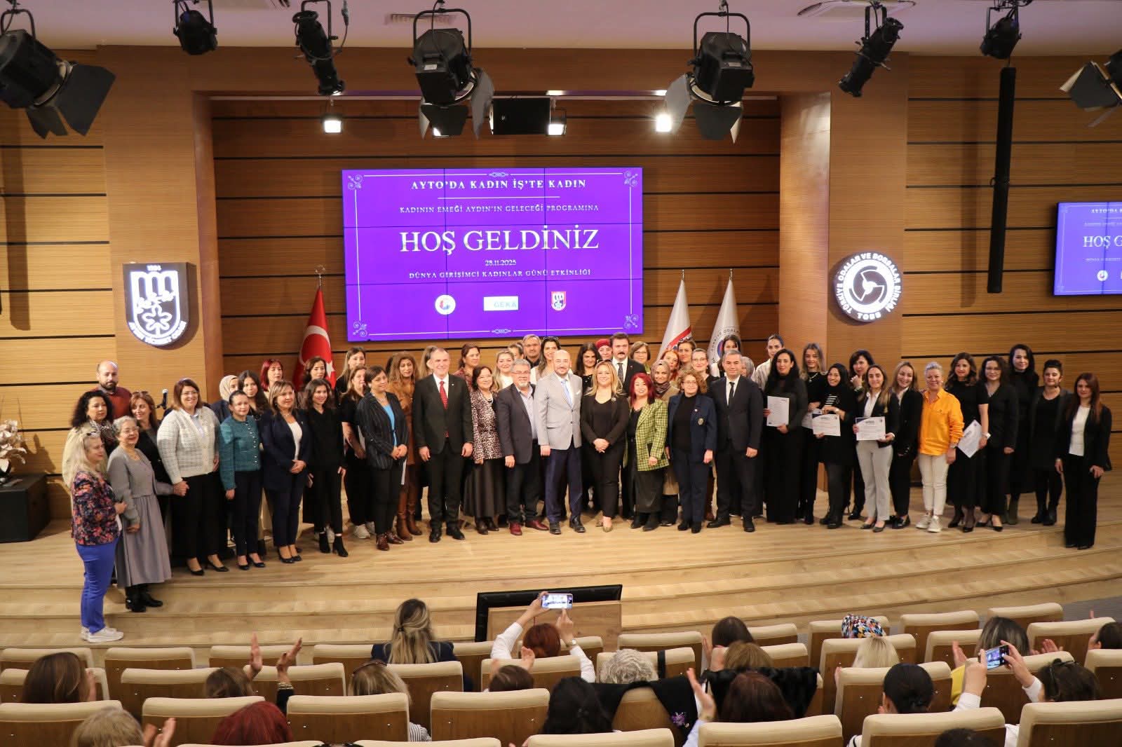 Kadinin Emegiyle Aydina Cifte Imza 617657 5439B45De78851F57D54442E54F02F6A