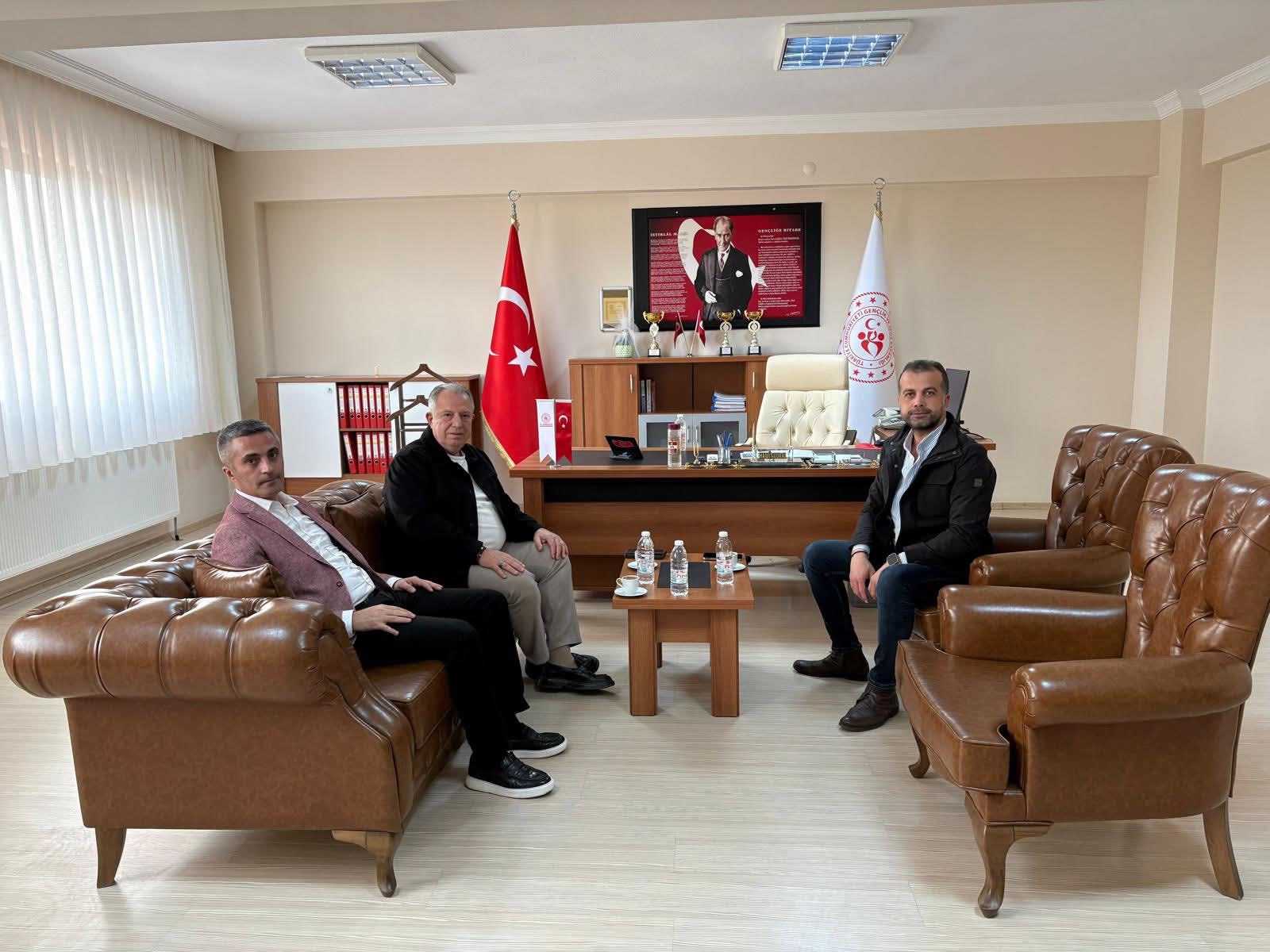 Karacasu Belediyesi Yurt Bahcesini Yesillendirdi 612395 12A2Cedb78027C630A98E98A2Ad6B1A8