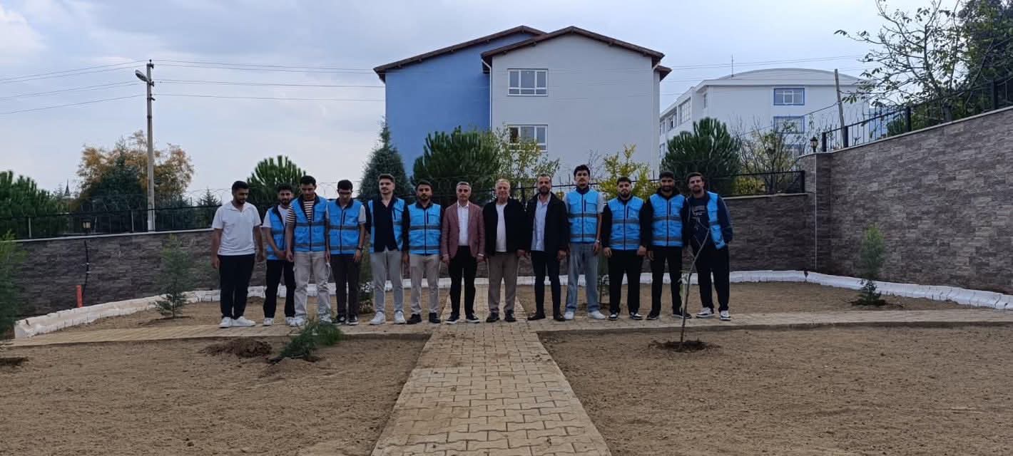 Karacasu Belediyesi Yurt Bahcesini Yesillendirdi 612395 420Ba4603D0D7D0Df9E0B00Efef03A4C