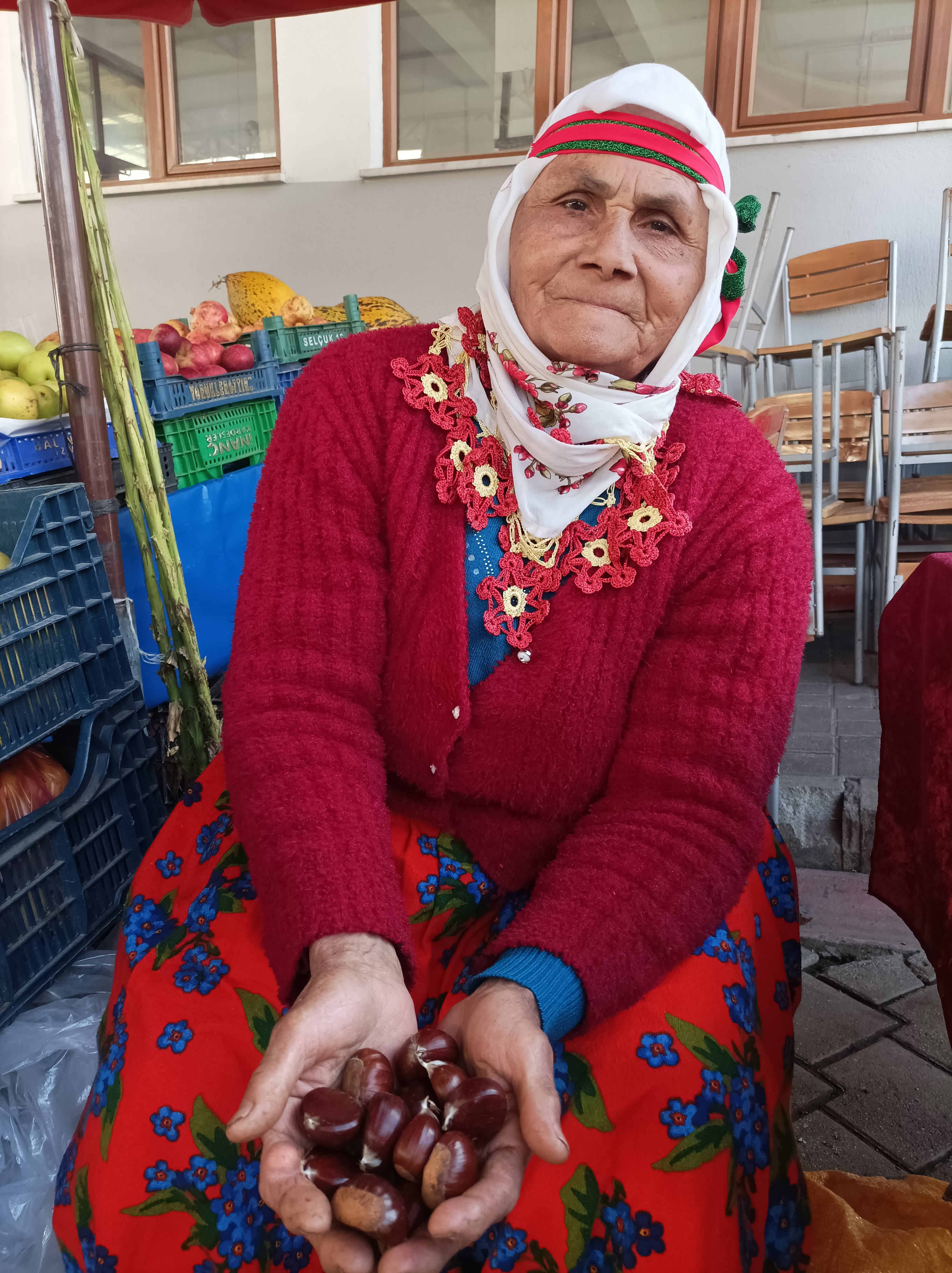 Karacasu Yaylalarinda Yetistiriyor Pazarda Satiyor 612741 Ba822180Ce15142C699A175388Bbacb4