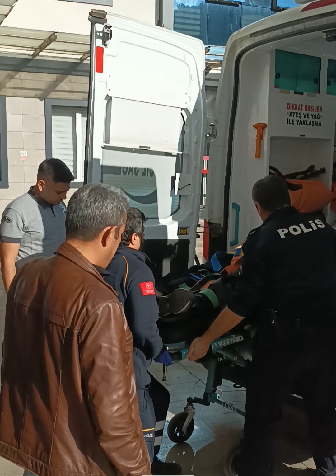 Karacasuda Kopegin Saldirdigi Motosikletli Polis Kaza Yapti 612487 5868555503E8D495E32991Bbb6Dbcd6C