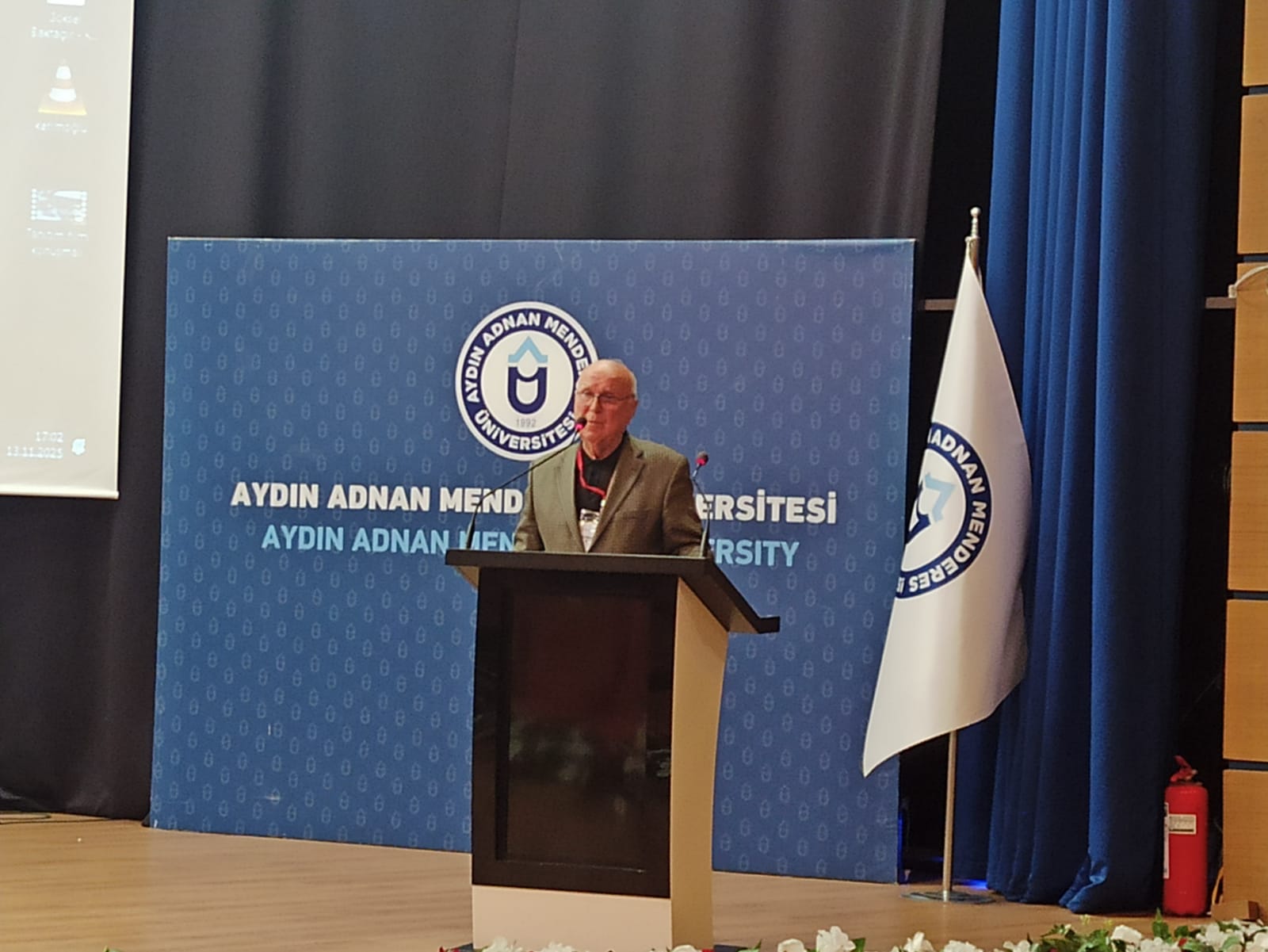 Karacasulu Emekli Ogretmen Huseyin Kuruuzum Turkiyeyi Sevmek Sozle Degil Eserledir 615097 E97Fa6A8B06379867A9C7B6Ba4Af4662