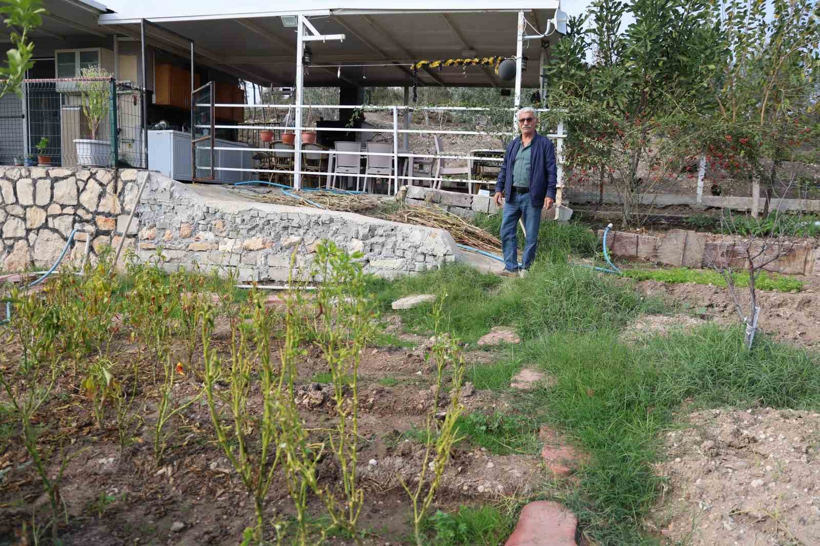 Kecileri Ile Tatil Yapiyor 0286C16B827329E11F04Bc7Af5Cbf131