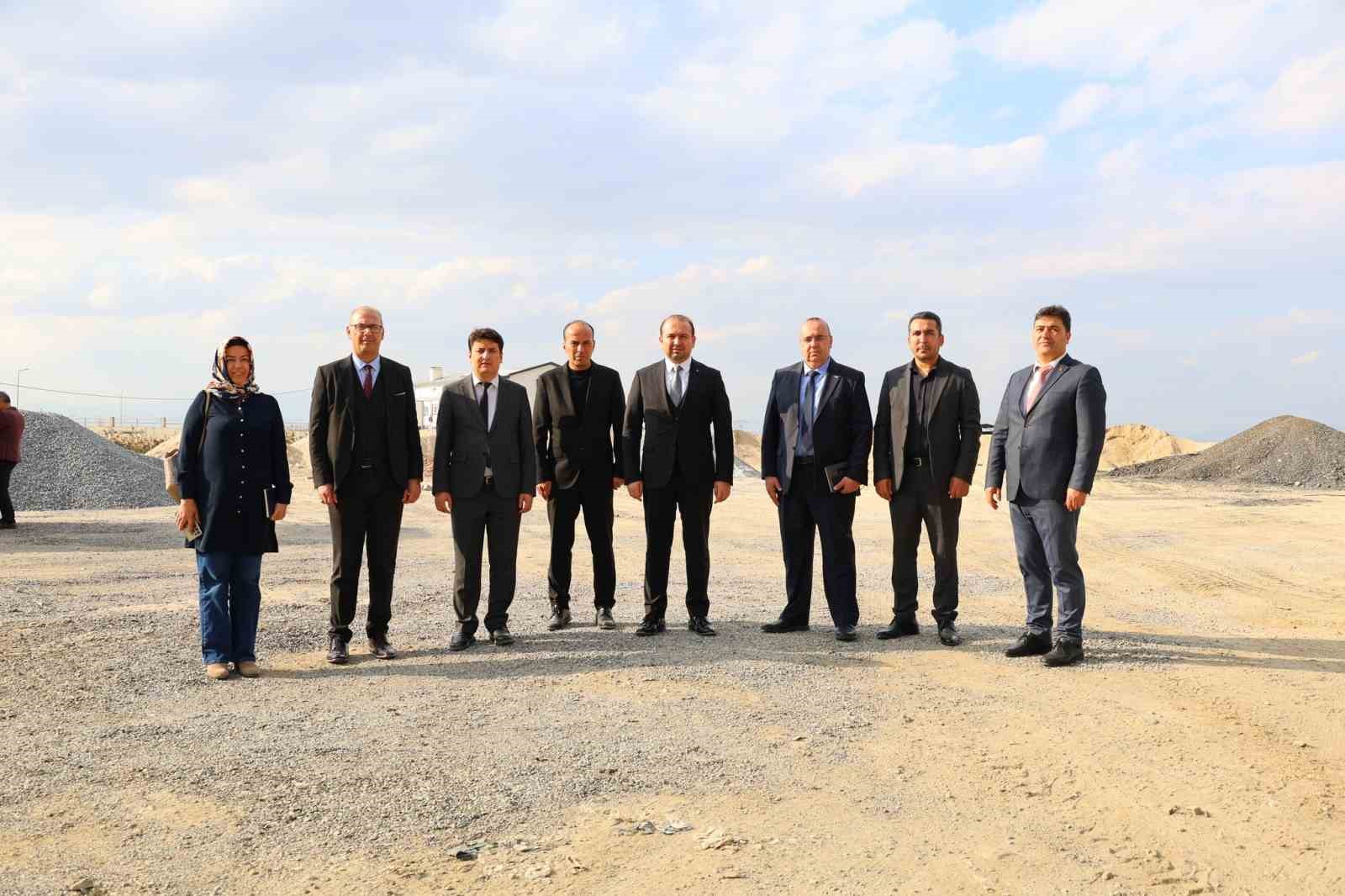 Kocarli Devlet Hastanesinin Gecici Hizmet Alaninda Inceleme Yapildi E1C66B568155500D0E1Ccfe3D26D3313