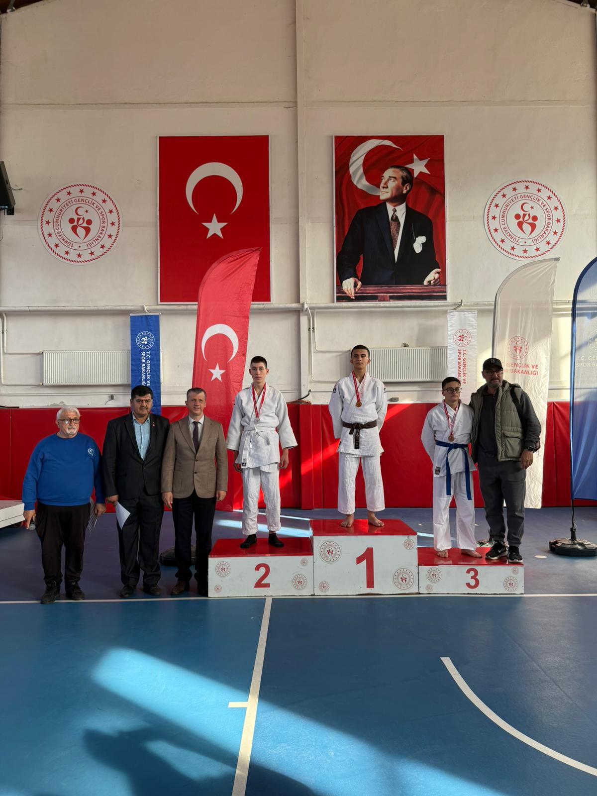 Kocarlida Judo Ruzgari Esti 615564 A8493Ad7Cc0187036B6725B4Fd44E284