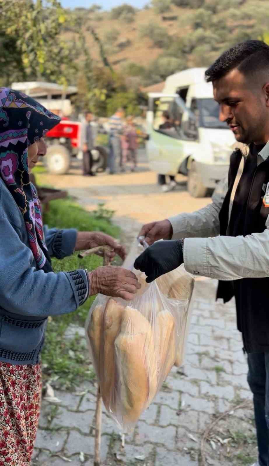 Kocarlida Mobil Halk Ekmek Araci Begeni Topluyor 15440F4Cd13C7D1C3Eeea773E469A8F6