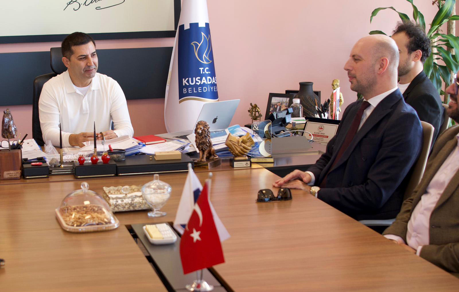 Kugiad Yonetimi Baskan Guneli Ziyaret Etti 613613 614372118A2928Bdd5C887E8Ea8D7762