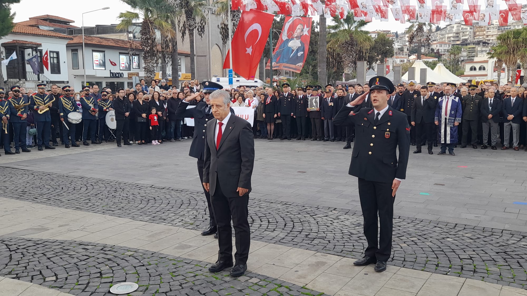 Kusadasi Atasini Saygi Ve Ozlemle Andi 612908 76C80A9707Cebbd2Ddeb25C2F4679867